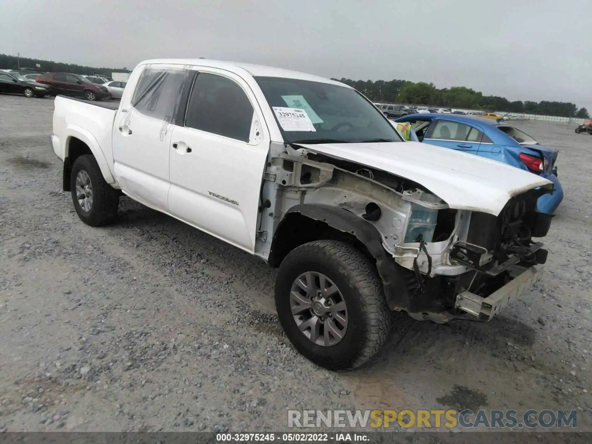 1 Photograph of a damaged car 3TMAZ5CNXKM096914 TOYOTA TACOMA 2WD 2019