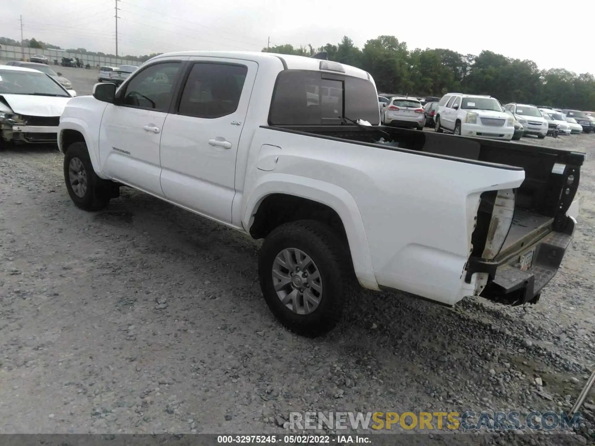 3 Photograph of a damaged car 3TMAZ5CNXKM096914 TOYOTA TACOMA 2WD 2019