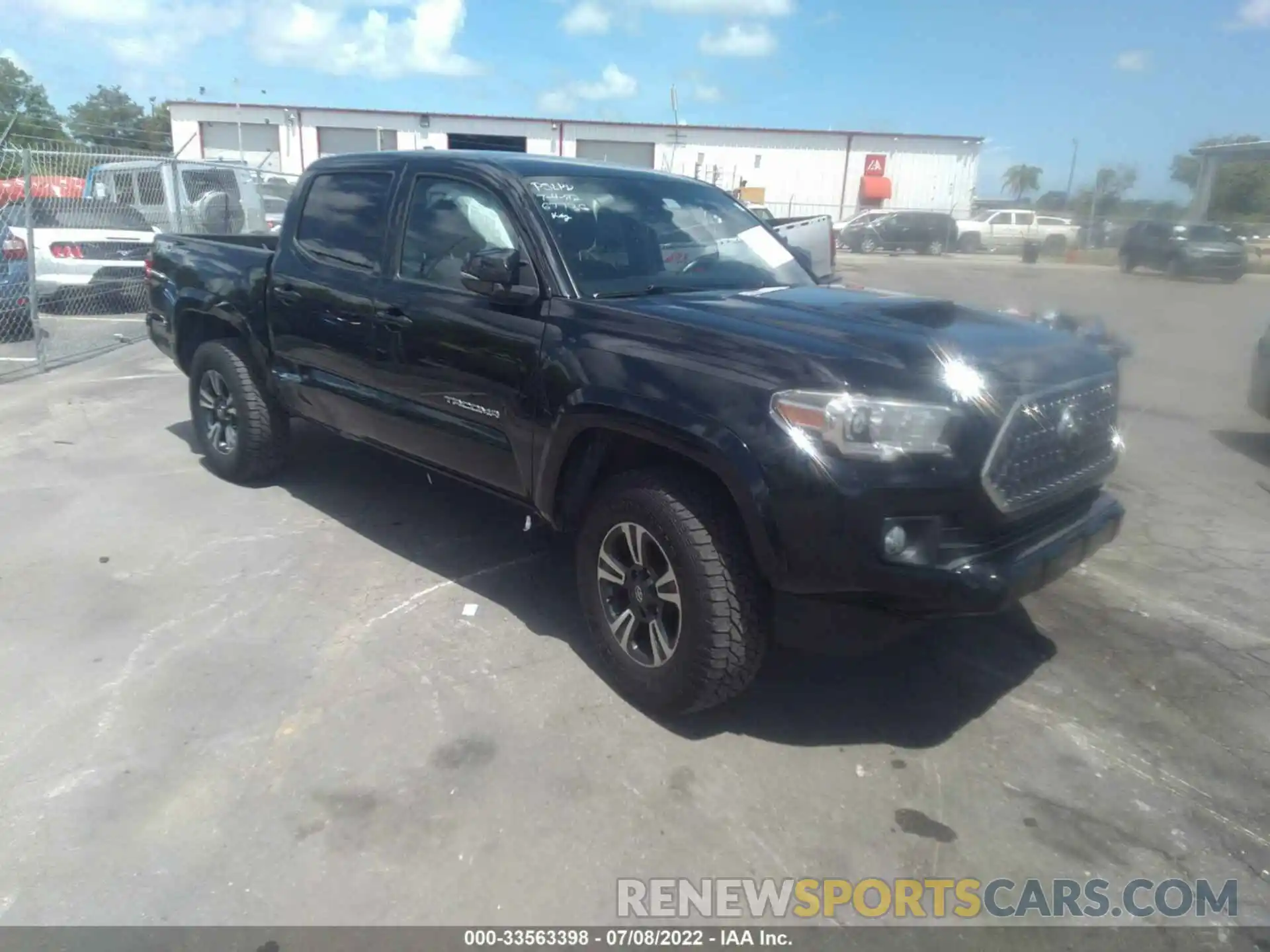 1 Photograph of a damaged car 3TMAZ5CNXKM104414 TOYOTA TACOMA 2WD 2019