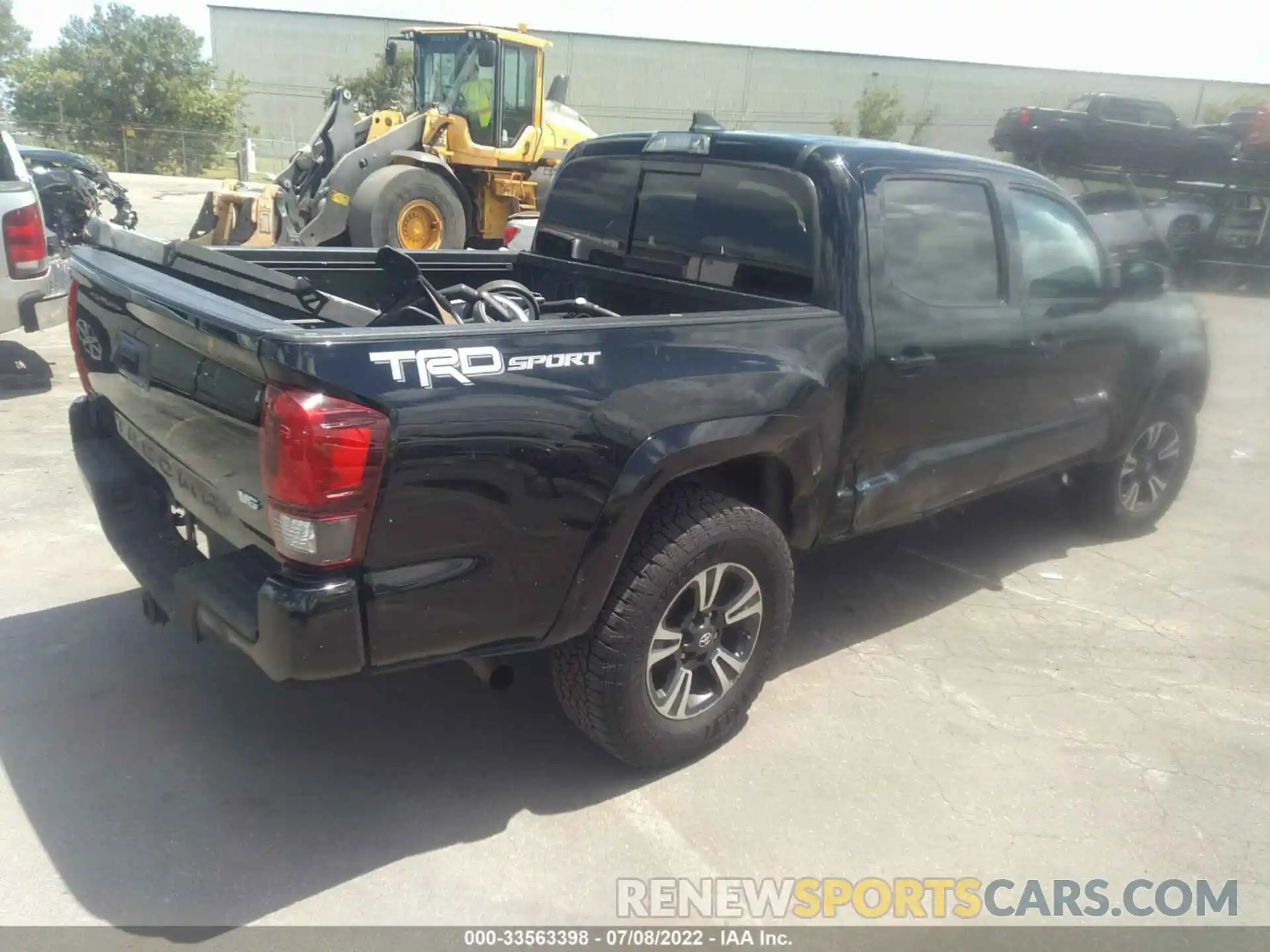 4 Photograph of a damaged car 3TMAZ5CNXKM104414 TOYOTA TACOMA 2WD 2019