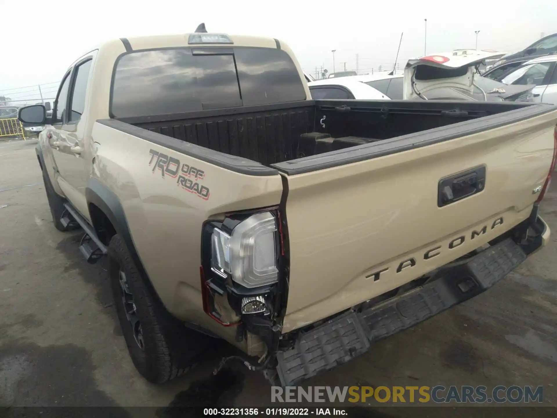 3 Photograph of a damaged car 3TMAZ5CNXKM106115 TOYOTA TACOMA 2WD 2019