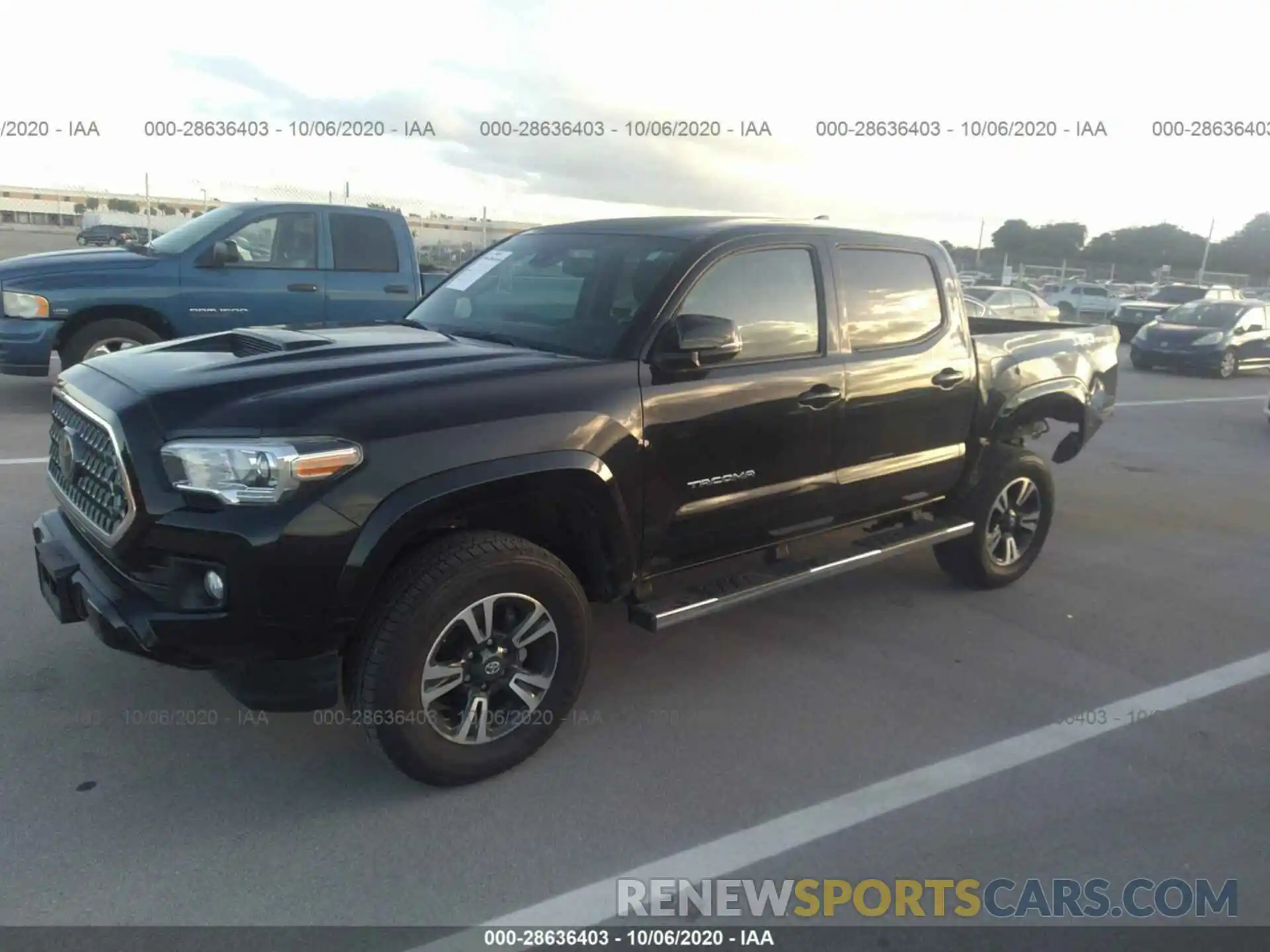 2 Photograph of a damaged car 3TMAZ5CNXKM110083 TOYOTA TACOMA 2WD 2019