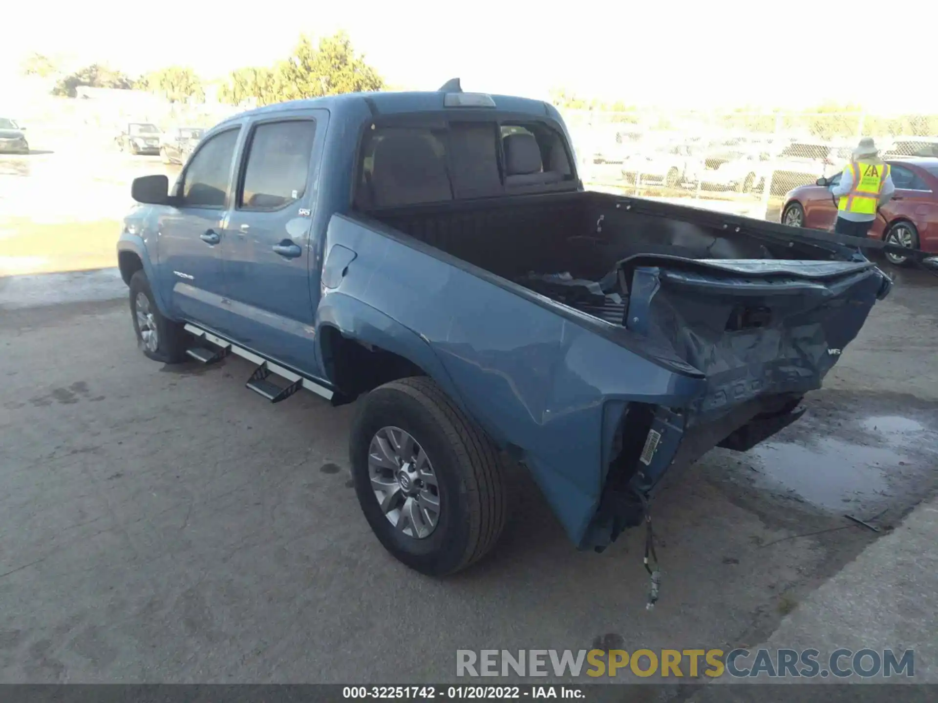 3 Photograph of a damaged car 3TMAZ5CNXKM110598 TOYOTA TACOMA 2WD 2019