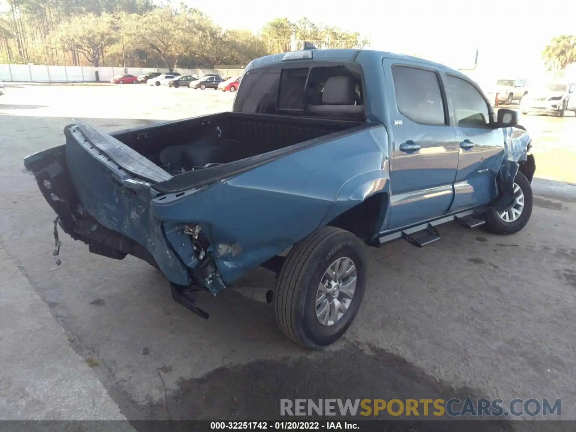 4 Photograph of a damaged car 3TMAZ5CNXKM110598 TOYOTA TACOMA 2WD 2019