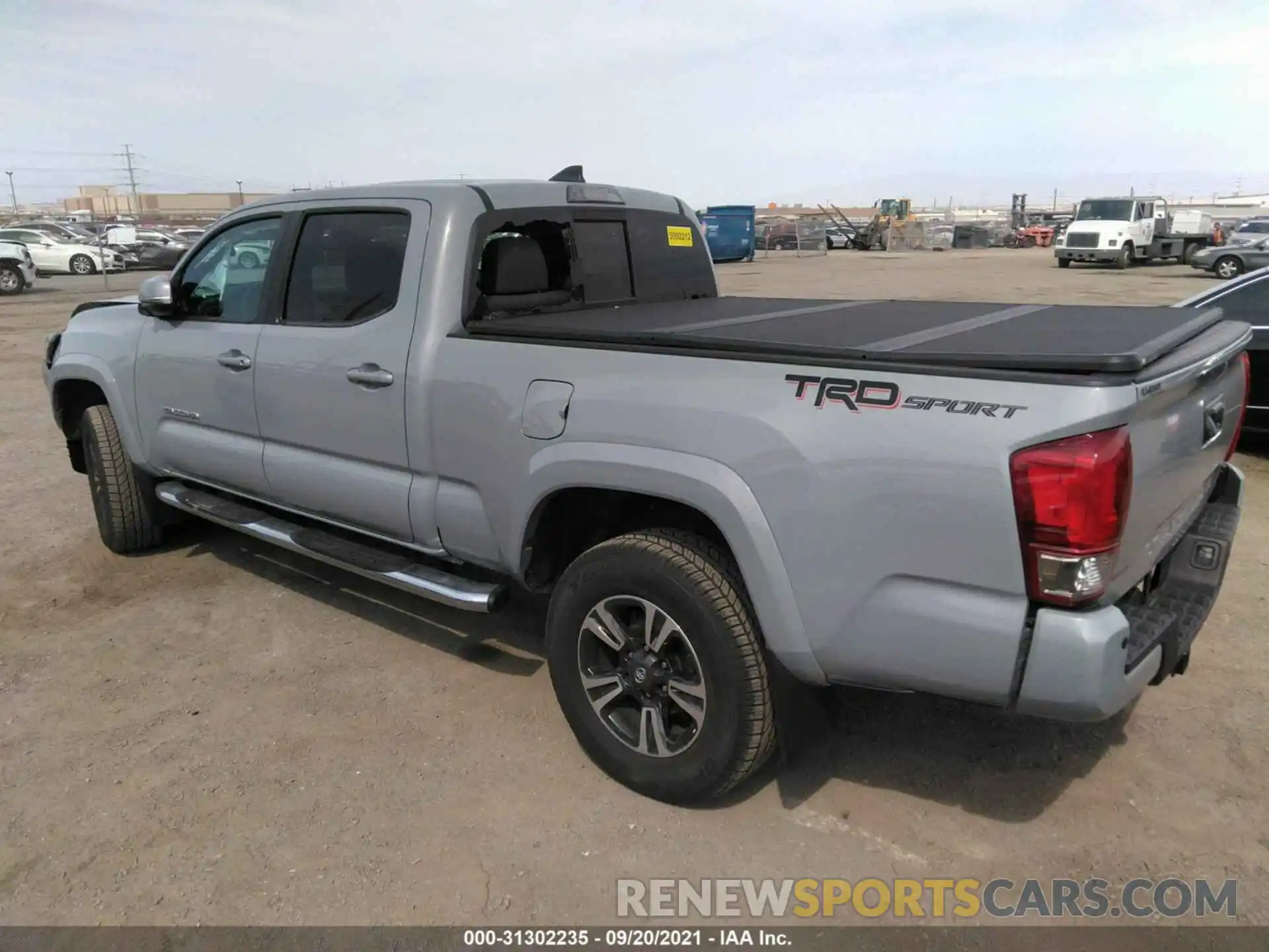 3 Фотография поврежденного автомобиля 3TMBZ5DN0KM019116 TOYOTA TACOMA 2WD 2019