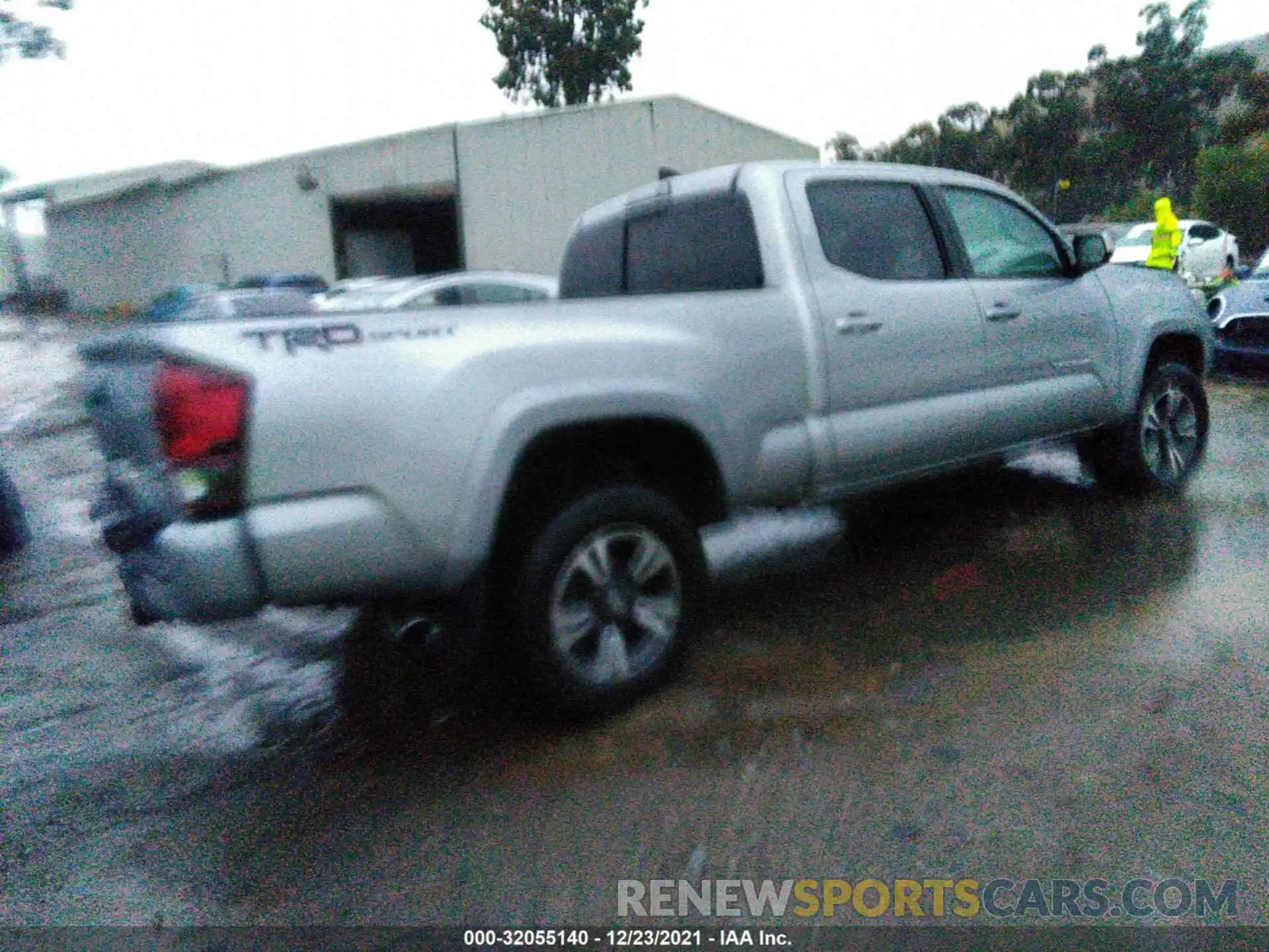 4 Фотография поврежденного автомобиля 3TMBZ5DN0KM020167 TOYOTA TACOMA 2WD 2019