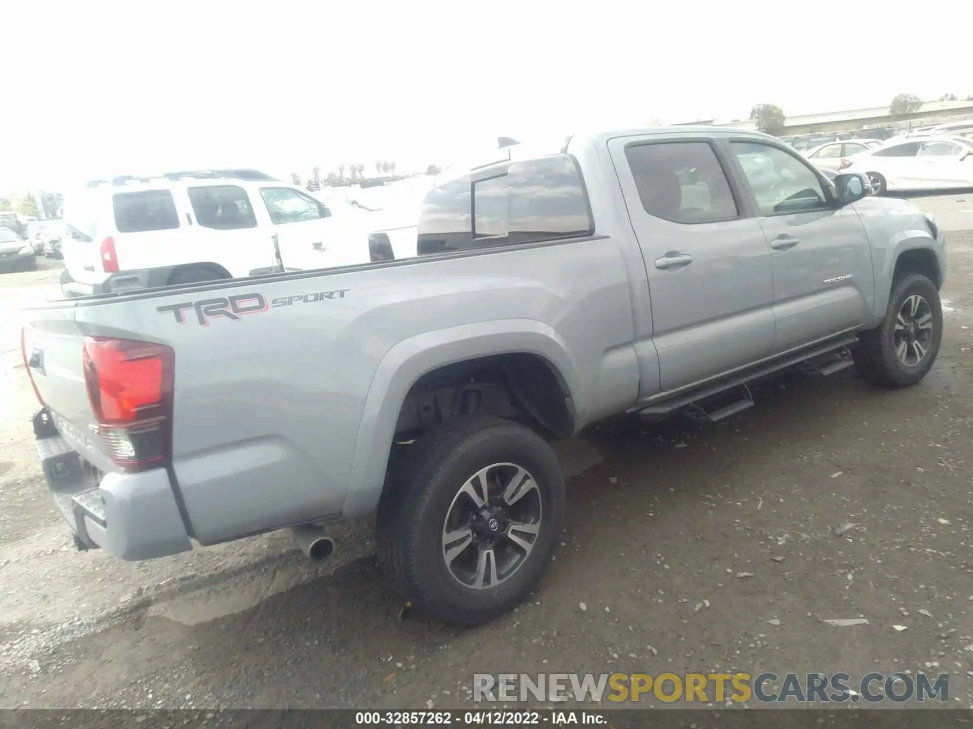 4 Фотография поврежденного автомобиля 3TMBZ5DN0KM021741 TOYOTA TACOMA 2WD 2019