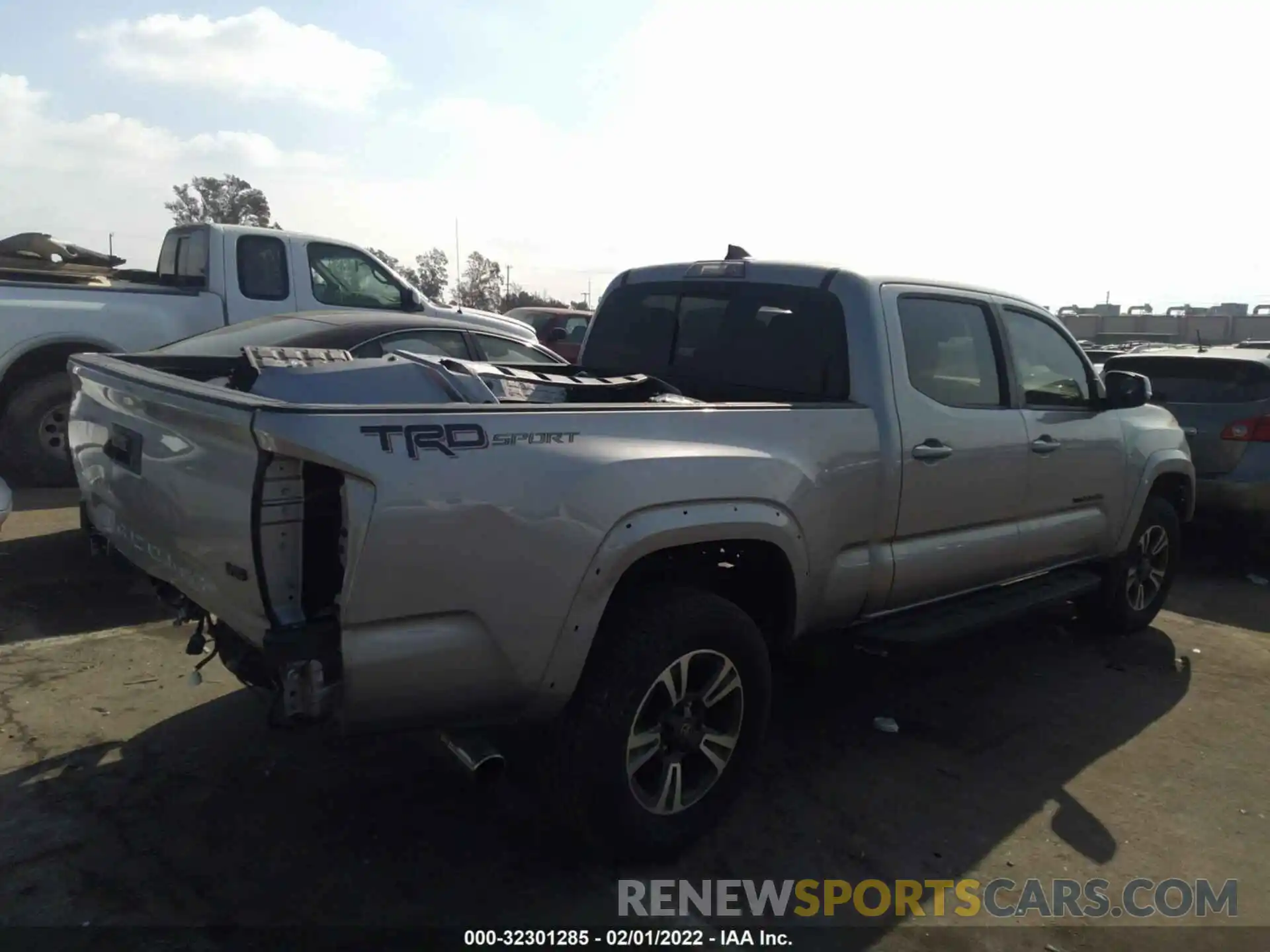 4 Фотография поврежденного автомобиля 3TMBZ5DN1KM020579 TOYOTA TACOMA 2WD 2019