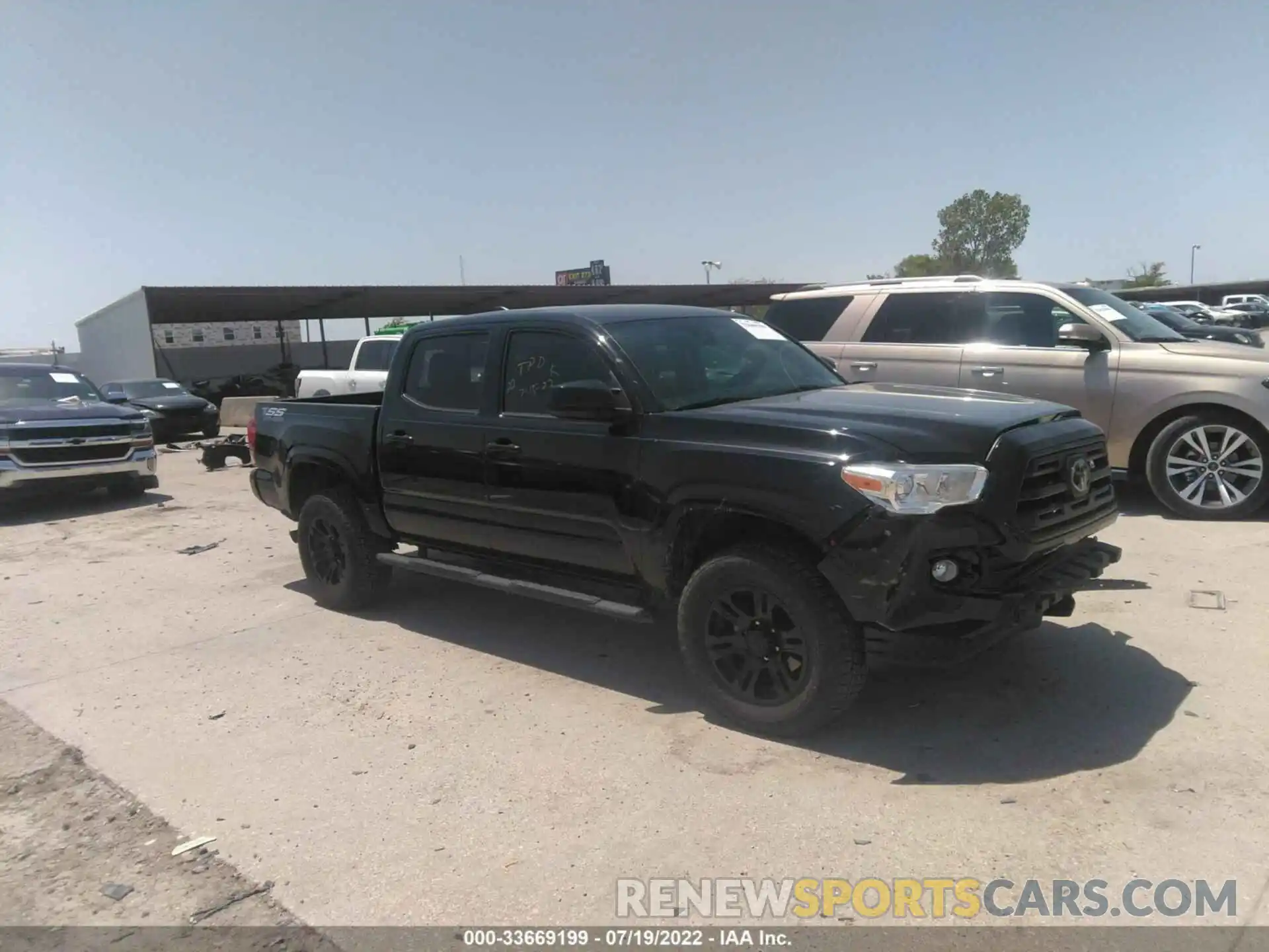 1 Фотография поврежденного автомобиля 5TFAX5GN0KX135245 TOYOTA TACOMA 2WD 2019