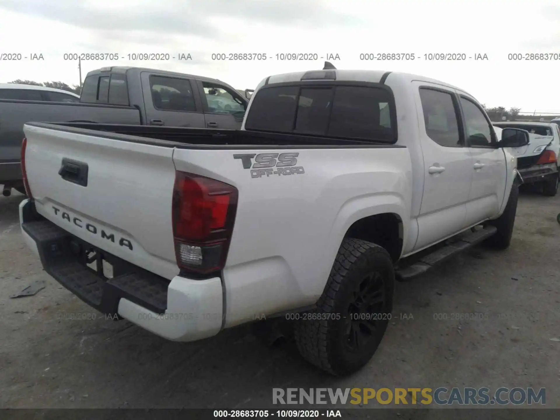 4 Фотография поврежденного автомобиля 5TFAX5GN0KX139781 TOYOTA TACOMA 2WD 2019