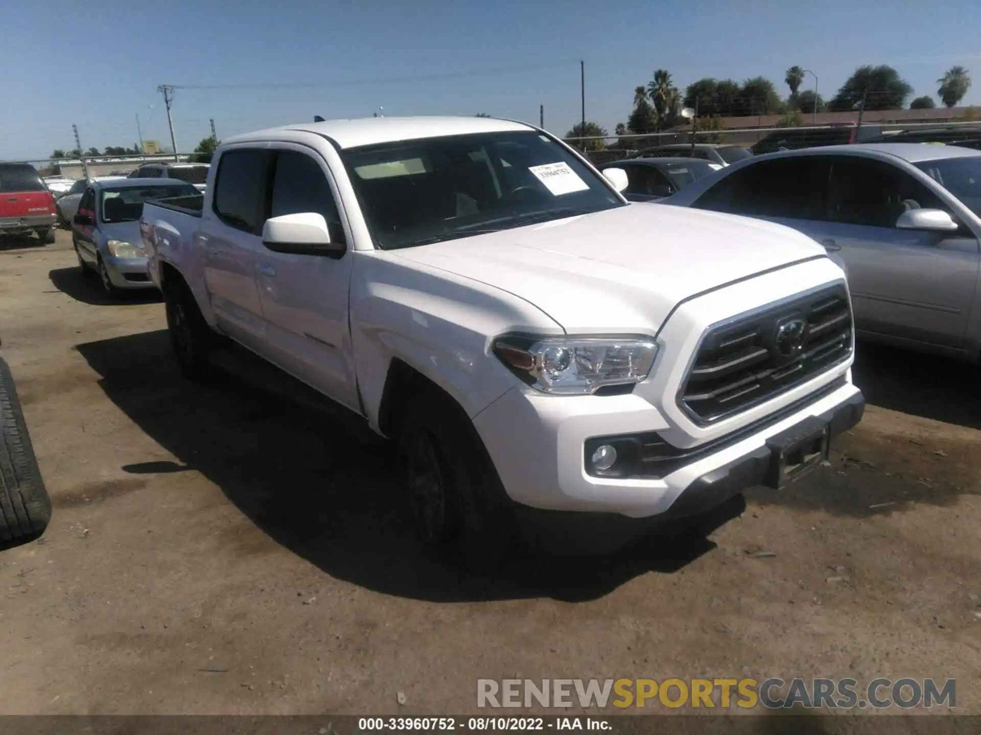 1 Photograph of a damaged car 5TFAX5GN0KX141708 TOYOTA TACOMA 2WD 2019