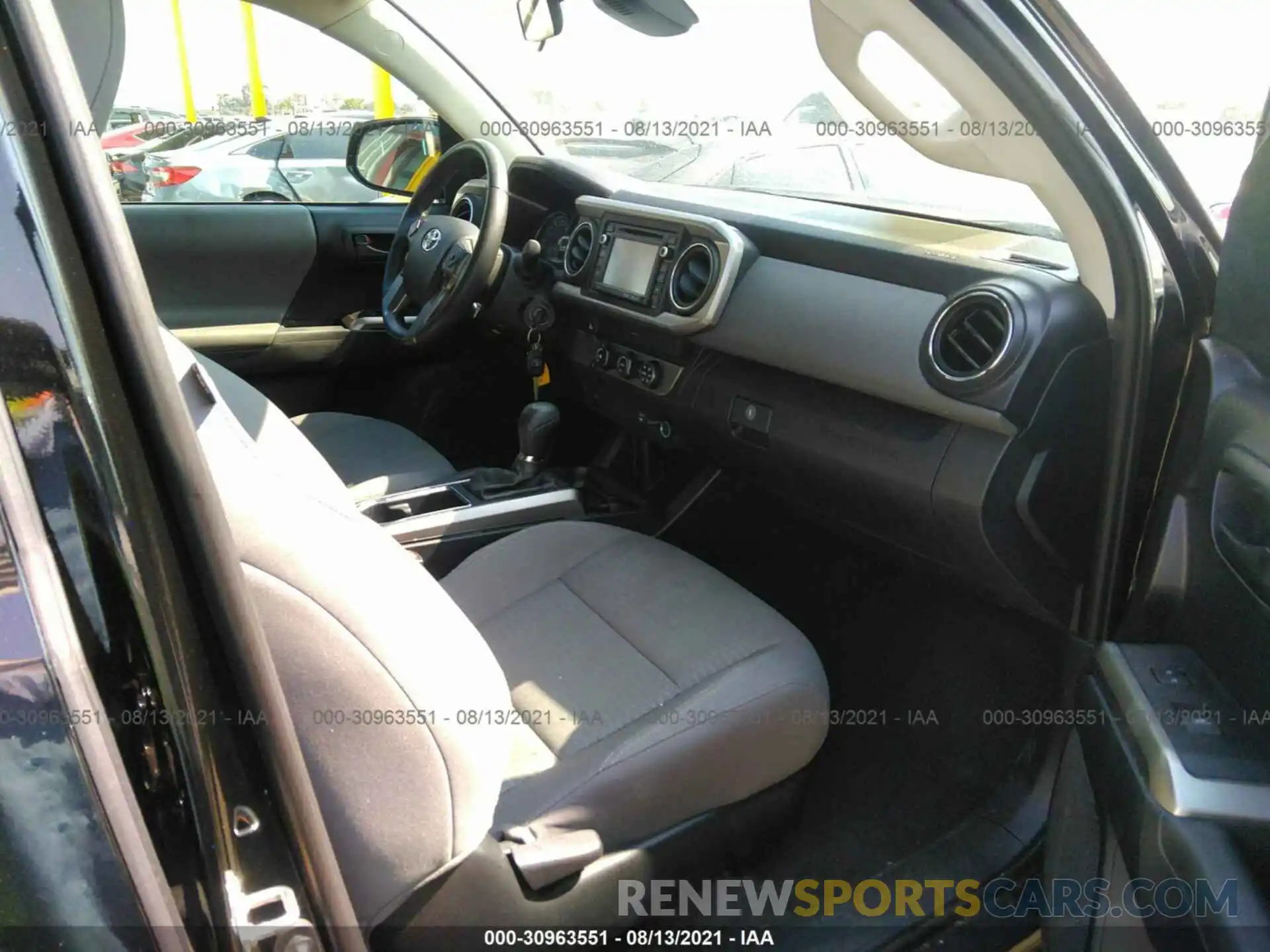 5 Photograph of a damaged car 5TFAX5GN0KX142633 TOYOTA TACOMA 2WD 2019