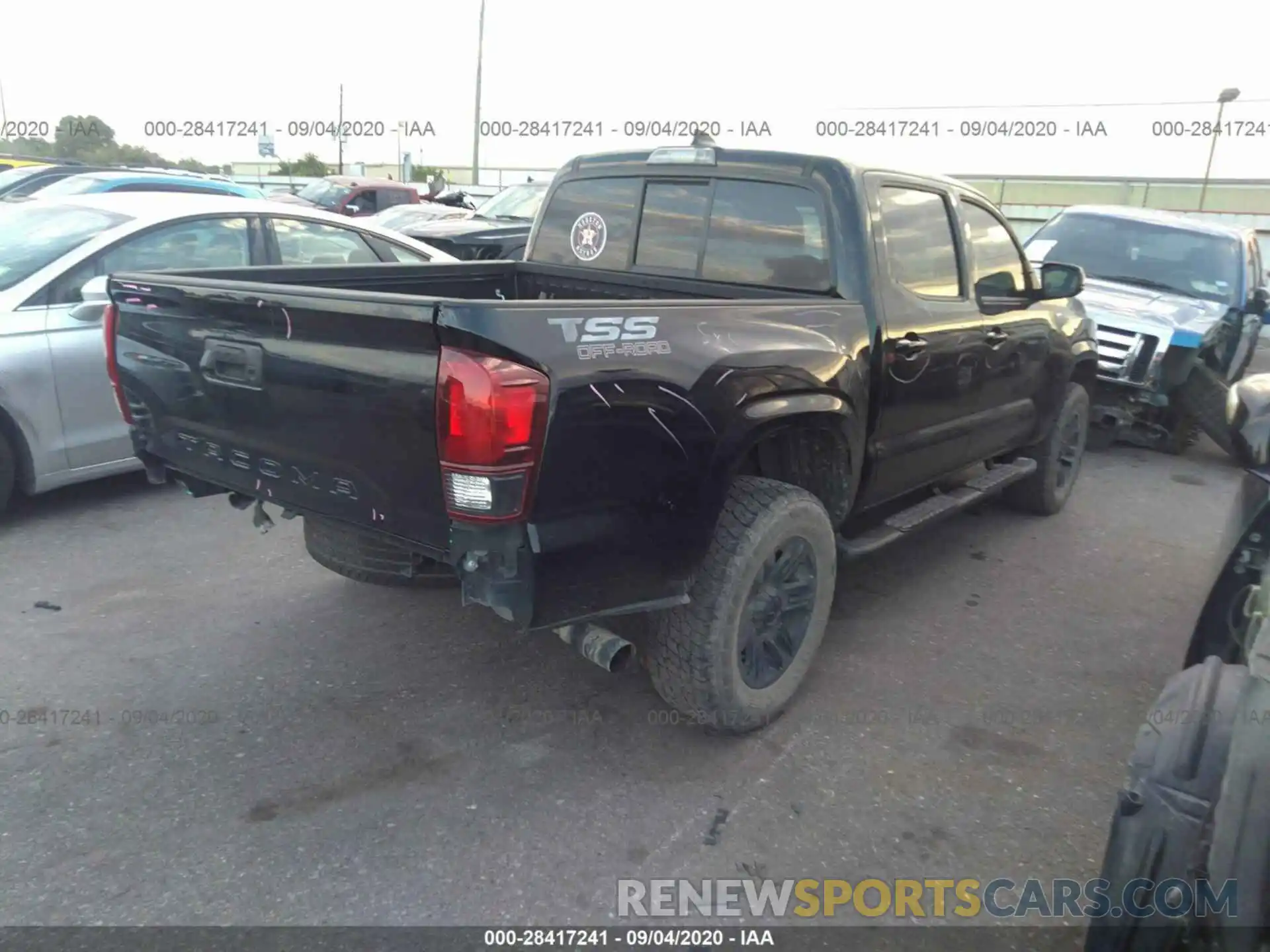 4 Фотография поврежденного автомобиля 5TFAX5GN1KX138297 TOYOTA TACOMA 2WD 2019