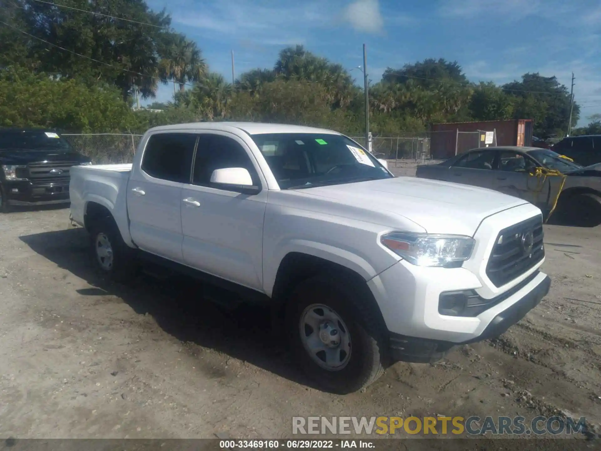 1 Photograph of a damaged car 5TFAX5GN1KX145766 TOYOTA TACOMA 2WD 2019