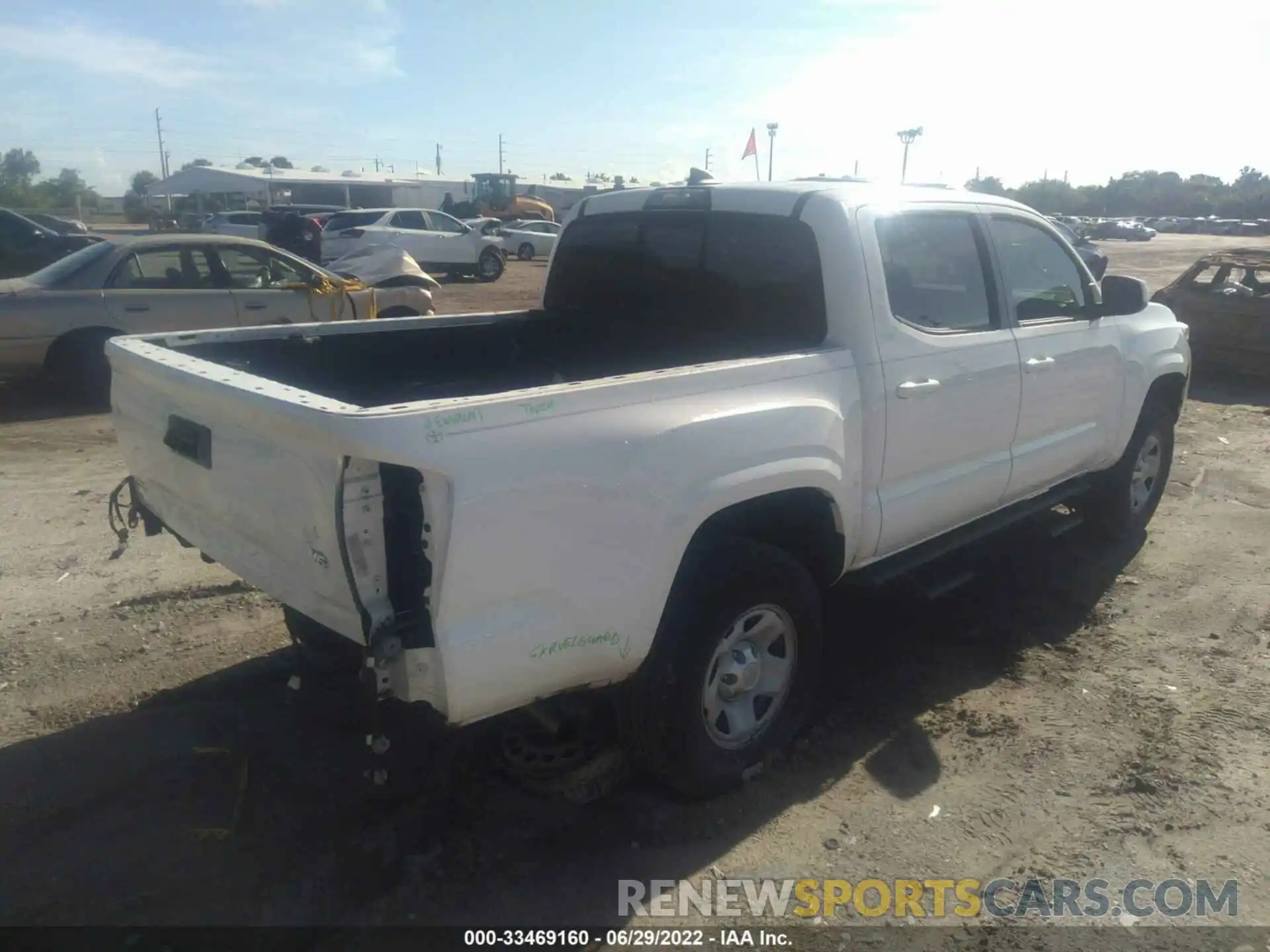 4 Фотография поврежденного автомобиля 5TFAX5GN1KX145766 TOYOTA TACOMA 2WD 2019