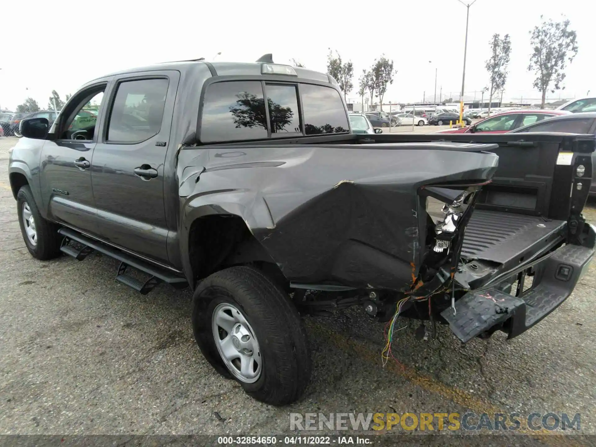 3 Photograph of a damaged car 5TFAX5GN1KX152782 TOYOTA TACOMA 2WD 2019