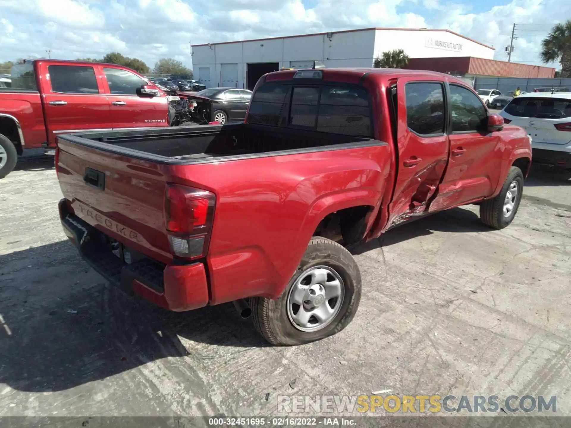 4 Photograph of a damaged car 5TFAX5GN1KX159361 TOYOTA TACOMA 2WD 2019