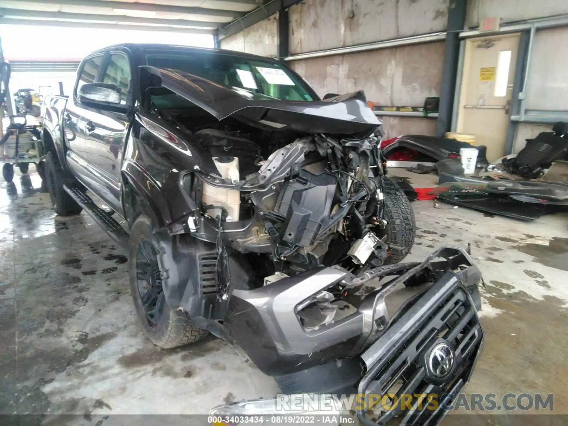 1 Photograph of a damaged car 5TFAX5GN2KX138051 TOYOTA TACOMA 2WD 2019