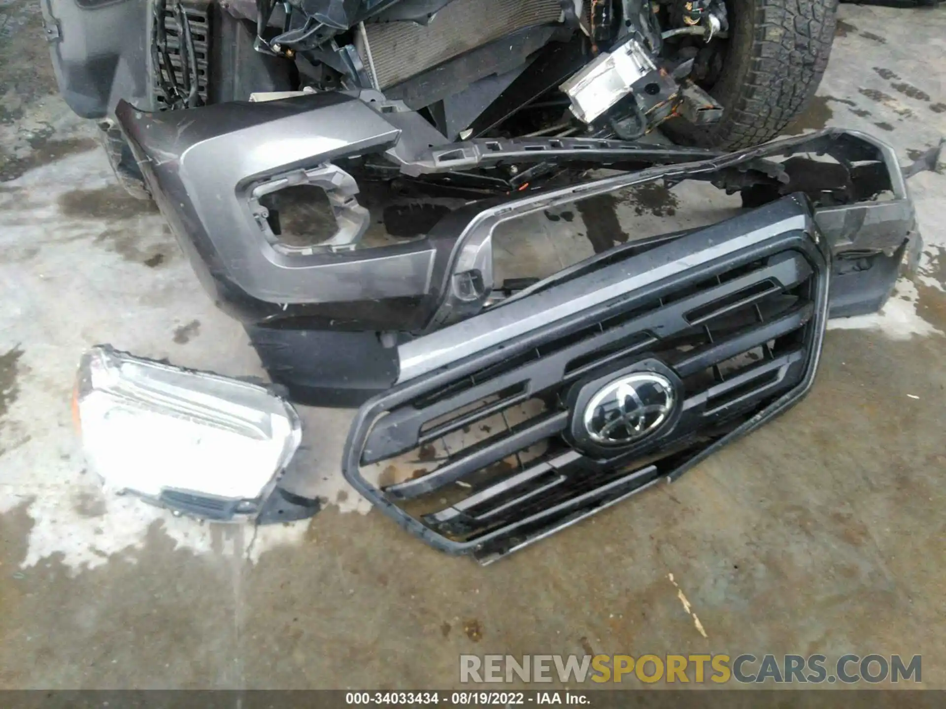 12 Photograph of a damaged car 5TFAX5GN2KX138051 TOYOTA TACOMA 2WD 2019