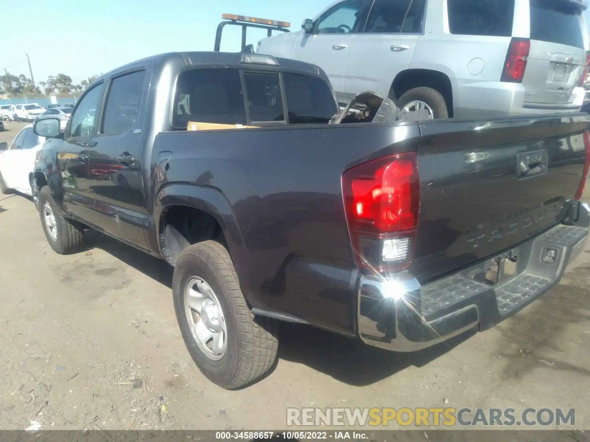 3 Photograph of a damaged car 5TFAX5GN2KX158669 TOYOTA TACOMA 2WD 2019