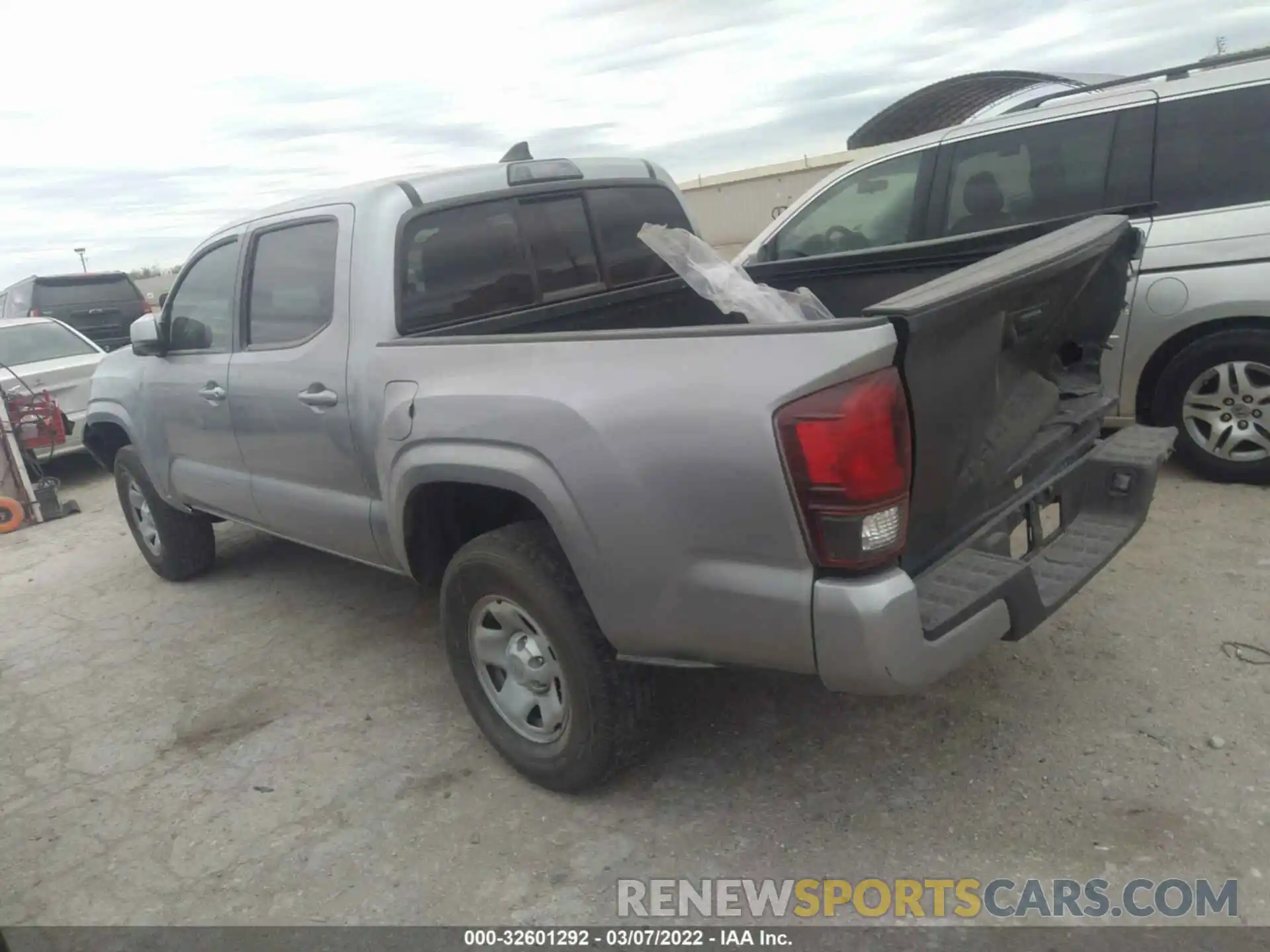 3 Photograph of a damaged car 5TFAX5GN2KX161426 TOYOTA TACOMA 2WD 2019