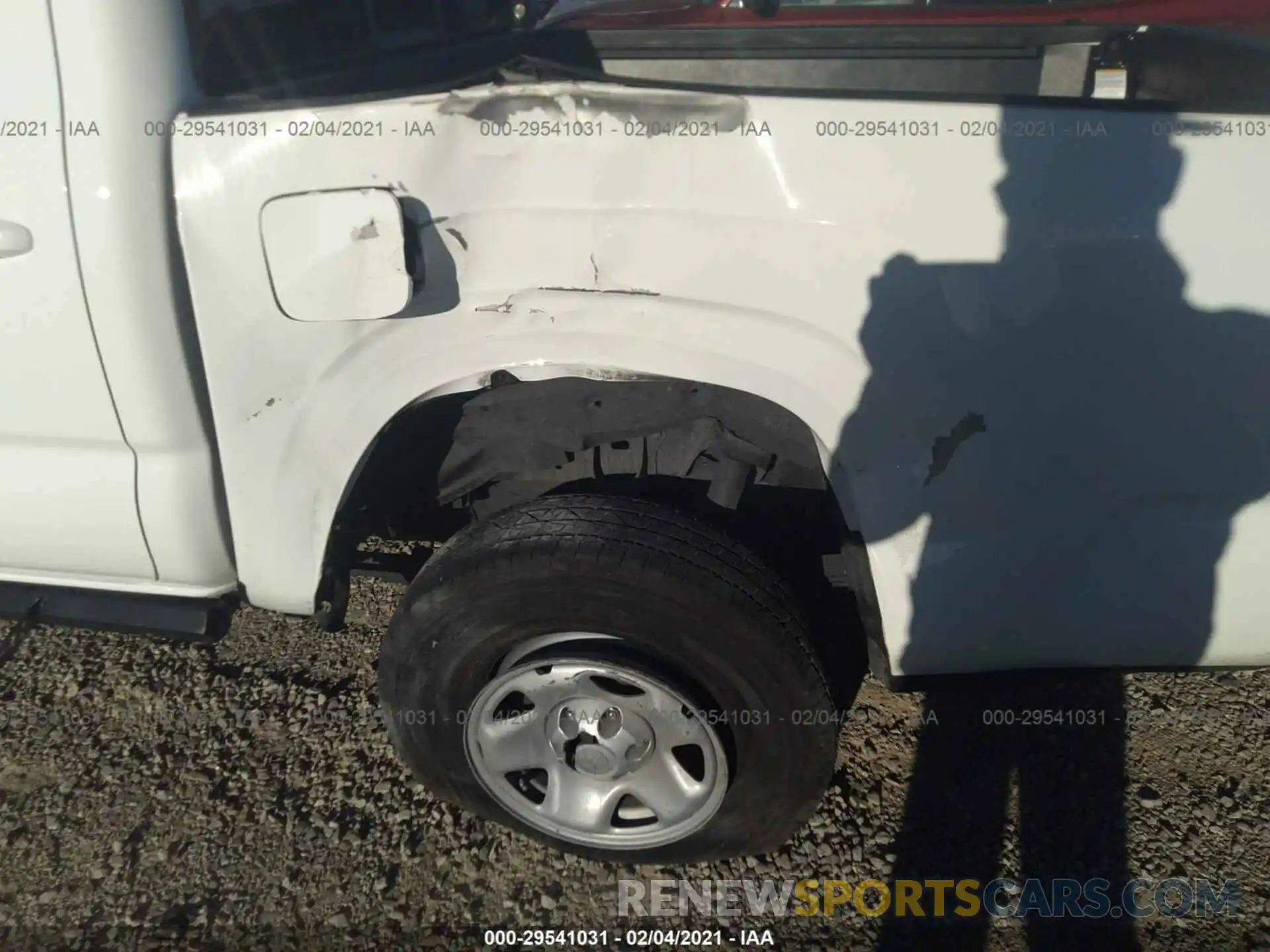 6 Фотография поврежденного автомобиля 5TFAX5GN2KX164374 TOYOTA TACOMA 2WD 2019