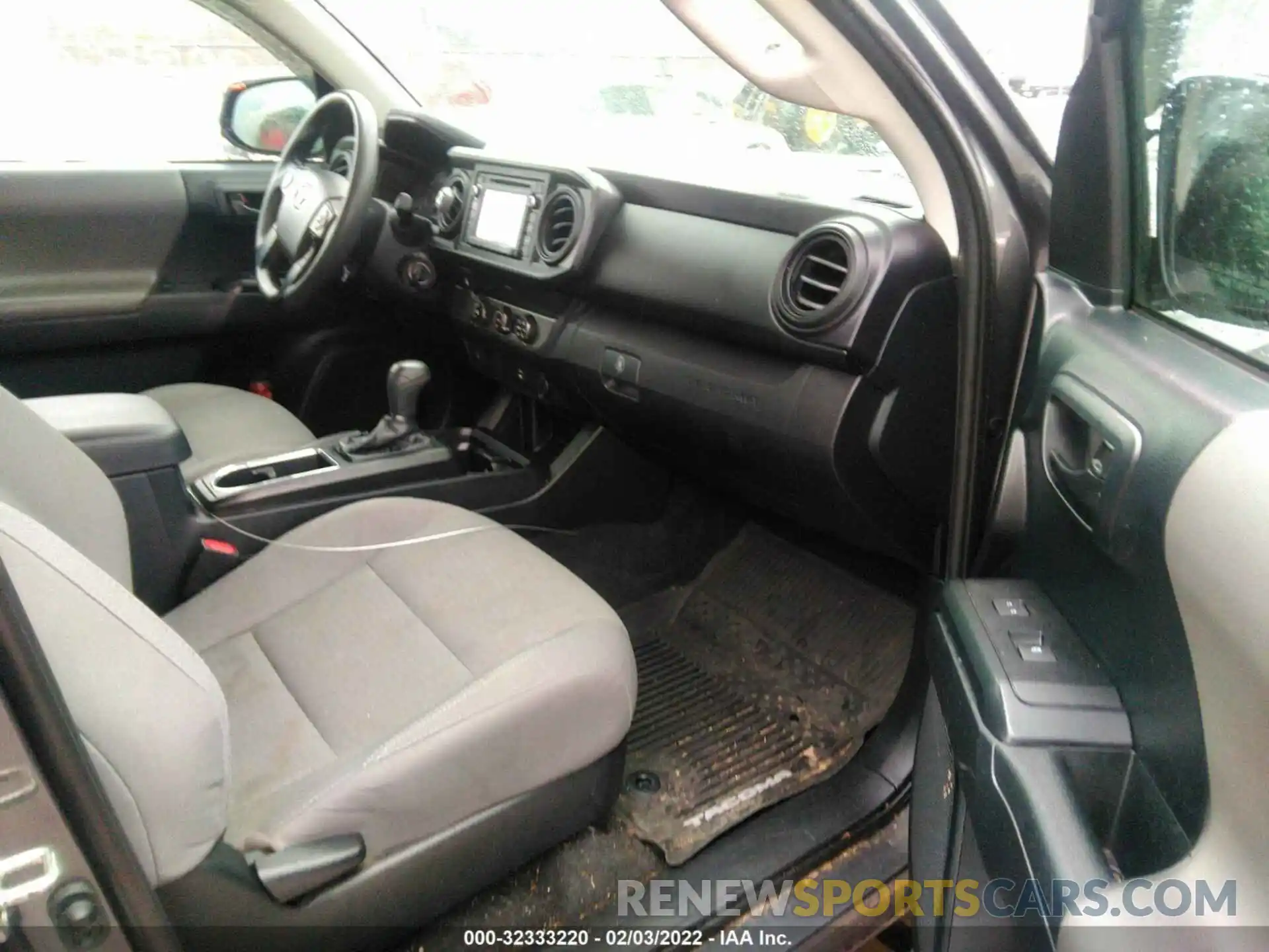 5 Photograph of a damaged car 5TFAX5GN3KX142299 TOYOTA TACOMA 2WD 2019