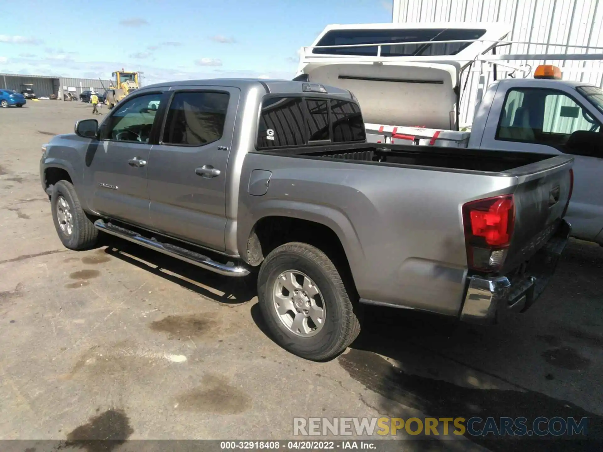 3 Photograph of a damaged car 5TFAX5GN3KX142688 TOYOTA TACOMA 2WD 2019