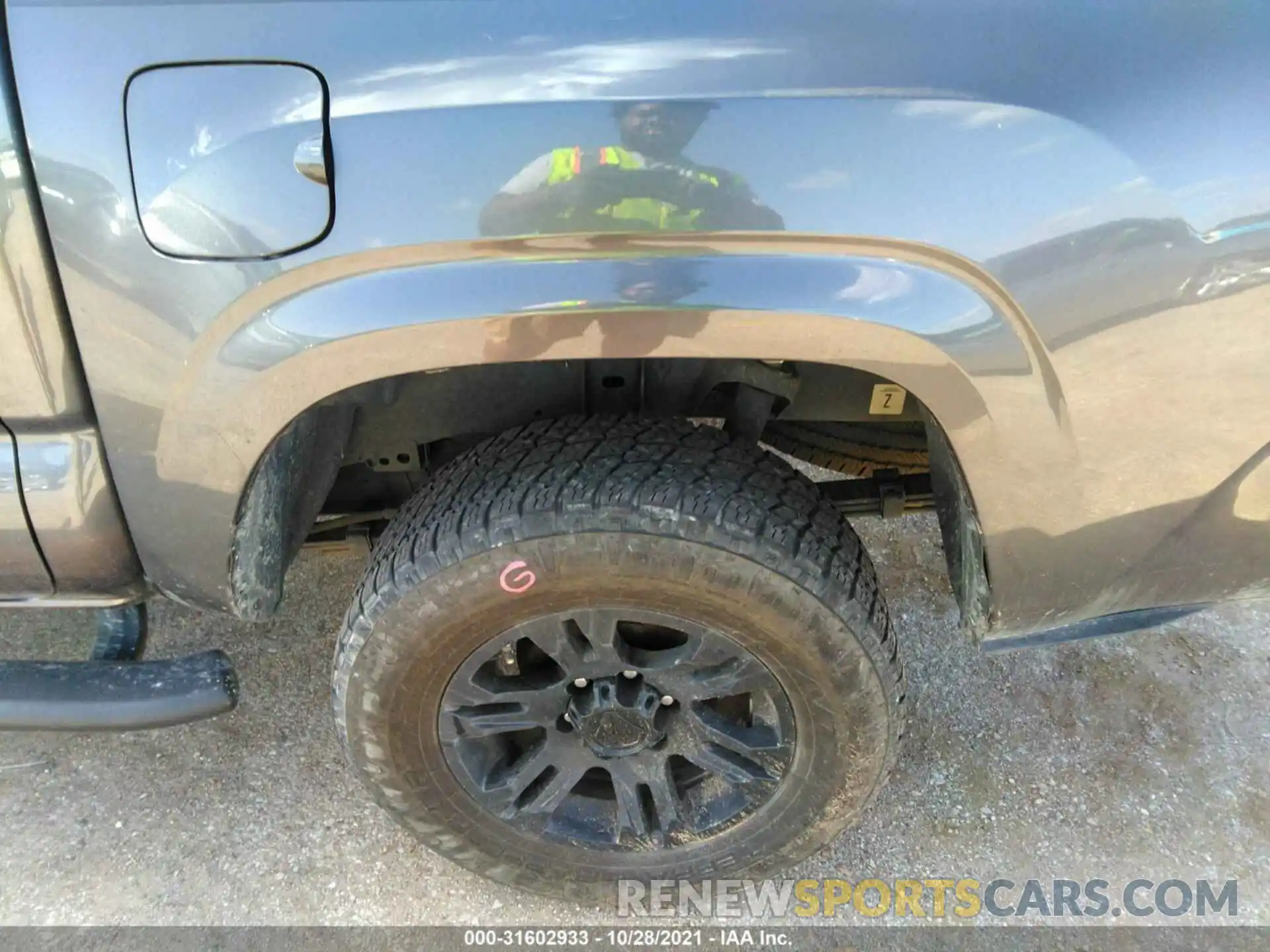 13 Photograph of a damaged car 5TFAX5GN3KX161483 TOYOTA TACOMA 2WD 2019