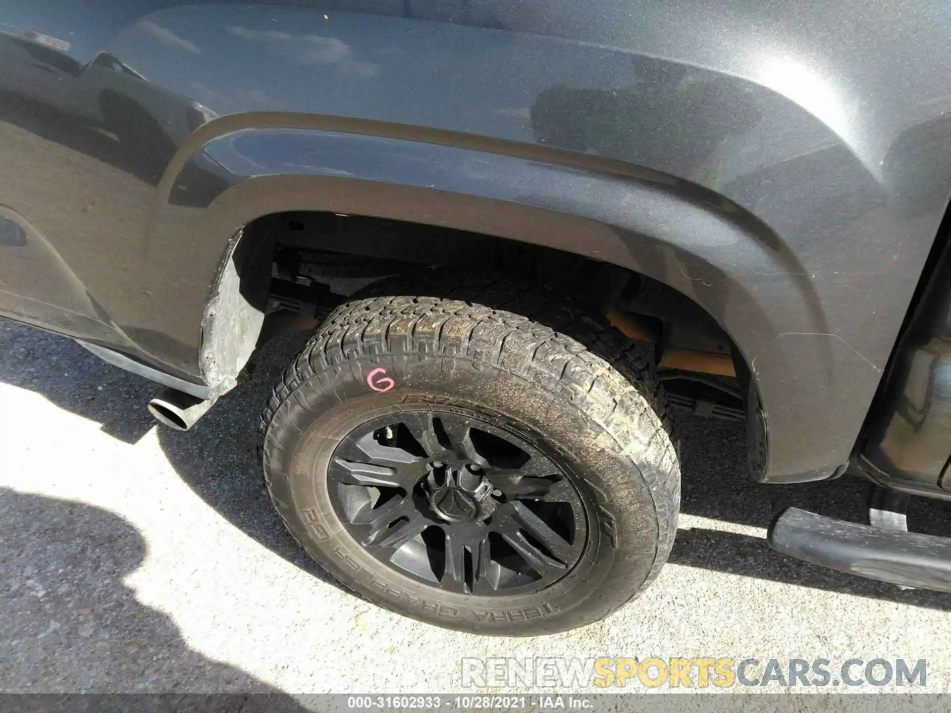 15 Photograph of a damaged car 5TFAX5GN3KX161483 TOYOTA TACOMA 2WD 2019