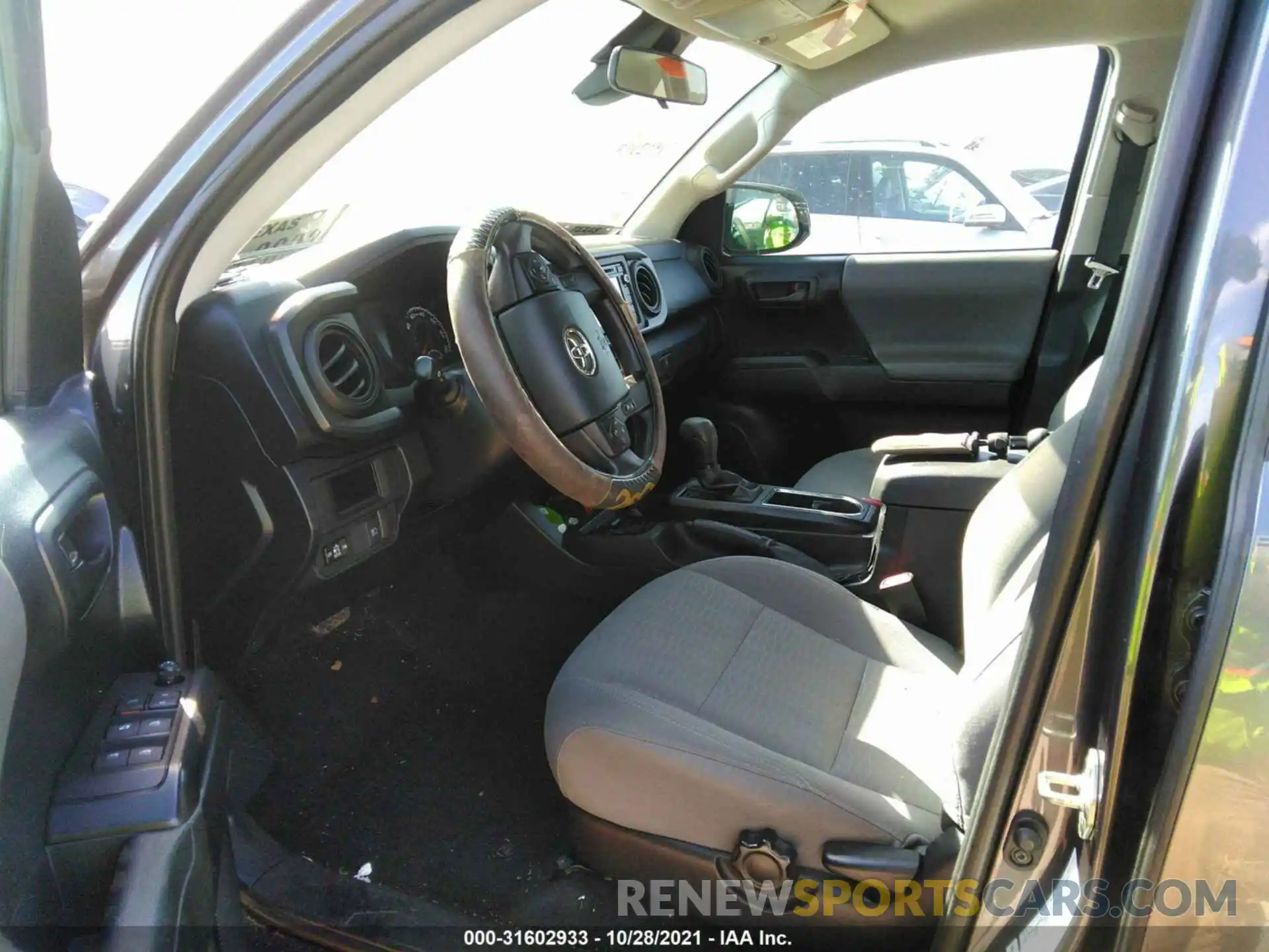 5 Photograph of a damaged car 5TFAX5GN3KX161483 TOYOTA TACOMA 2WD 2019