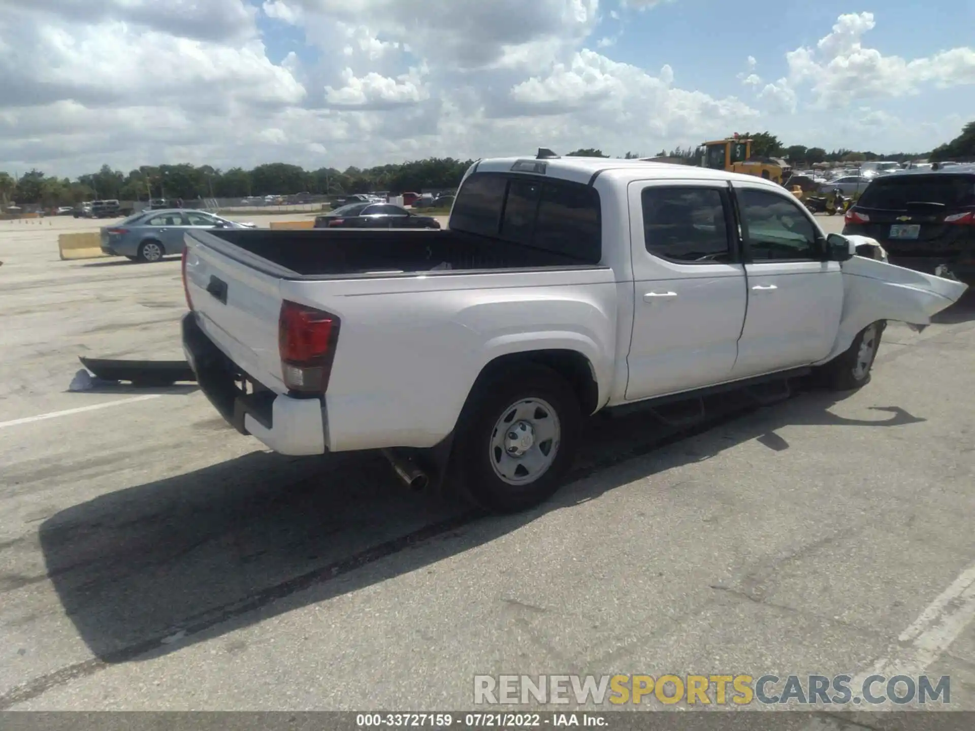 4 Photograph of a damaged car 5TFAX5GN4KX147544 TOYOTA TACOMA 2WD 2019