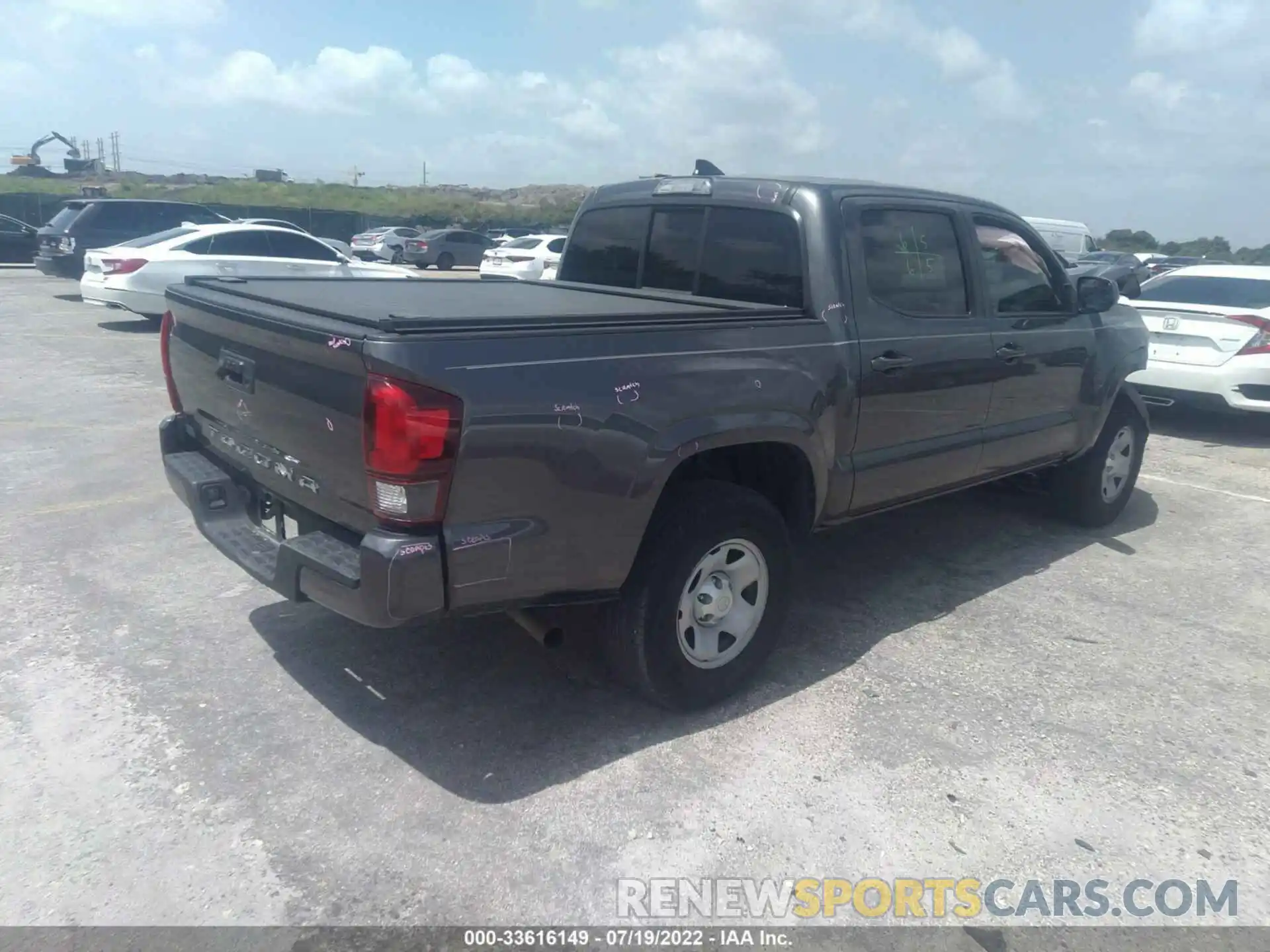 4 Photograph of a damaged car 5TFAX5GN4KX148841 TOYOTA TACOMA 2WD 2019