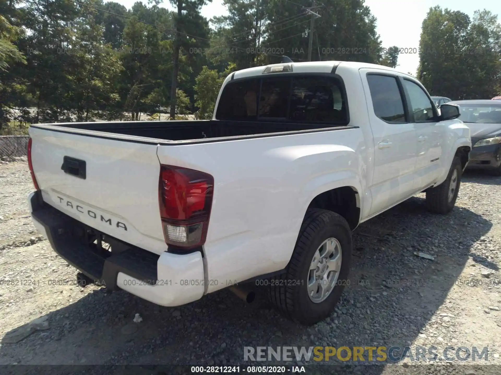 4 Photograph of a damaged car 5TFAX5GN4KX151657 TOYOTA TACOMA 2WD 2019