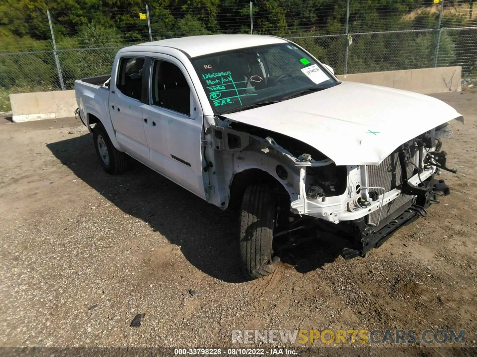 1 Photograph of a damaged car 5TFAX5GN4KX154364 TOYOTA TACOMA 2WD 2019