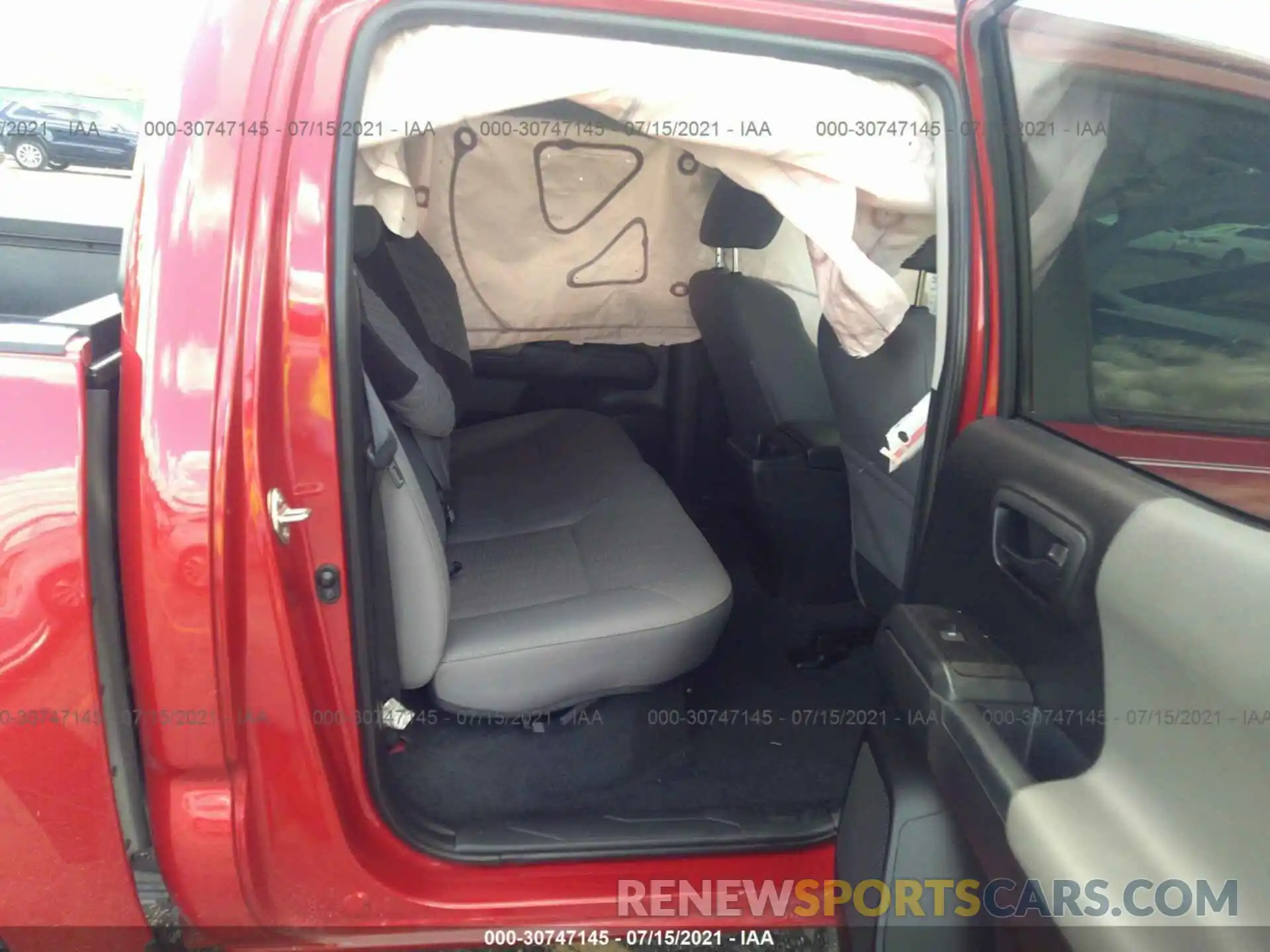 8 Photograph of a damaged car 5TFAX5GN4KX160049 TOYOTA TACOMA 2WD 2019