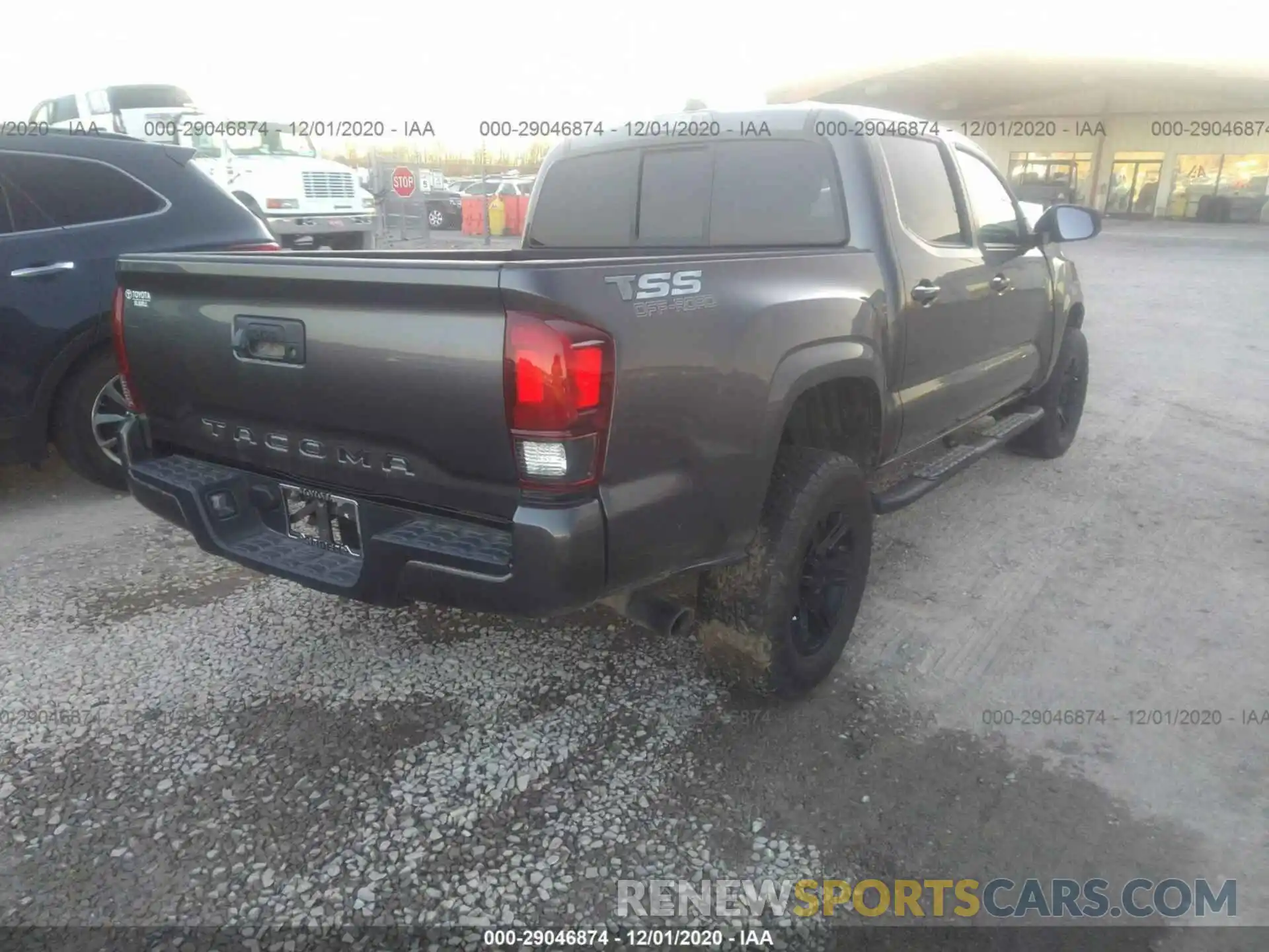 4 Photograph of a damaged car 5TFAX5GN4KX160374 TOYOTA TACOMA 2WD 2019