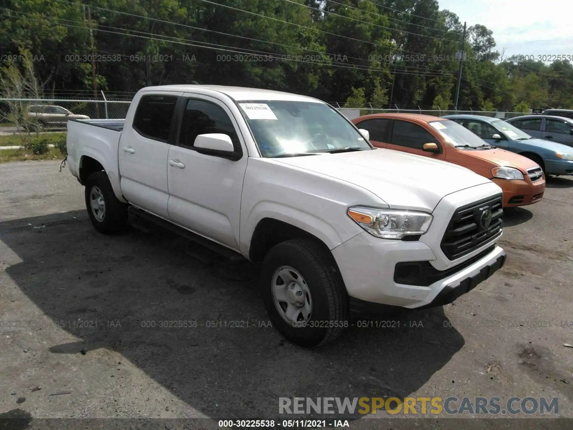 1 Photograph of a damaged car 5TFAX5GN4KX163842 TOYOTA TACOMA 2WD 2019