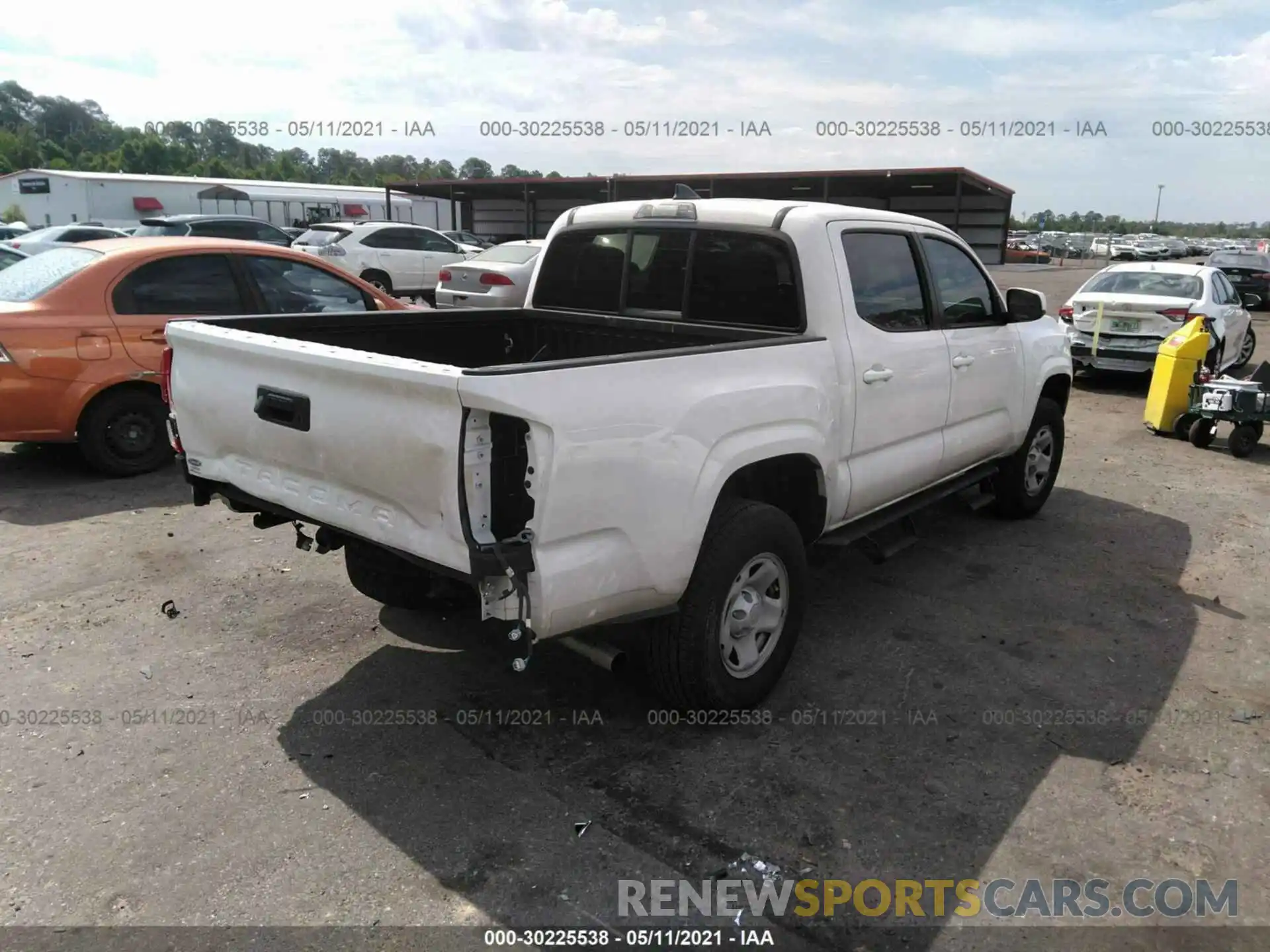 4 Photograph of a damaged car 5TFAX5GN4KX163842 TOYOTA TACOMA 2WD 2019