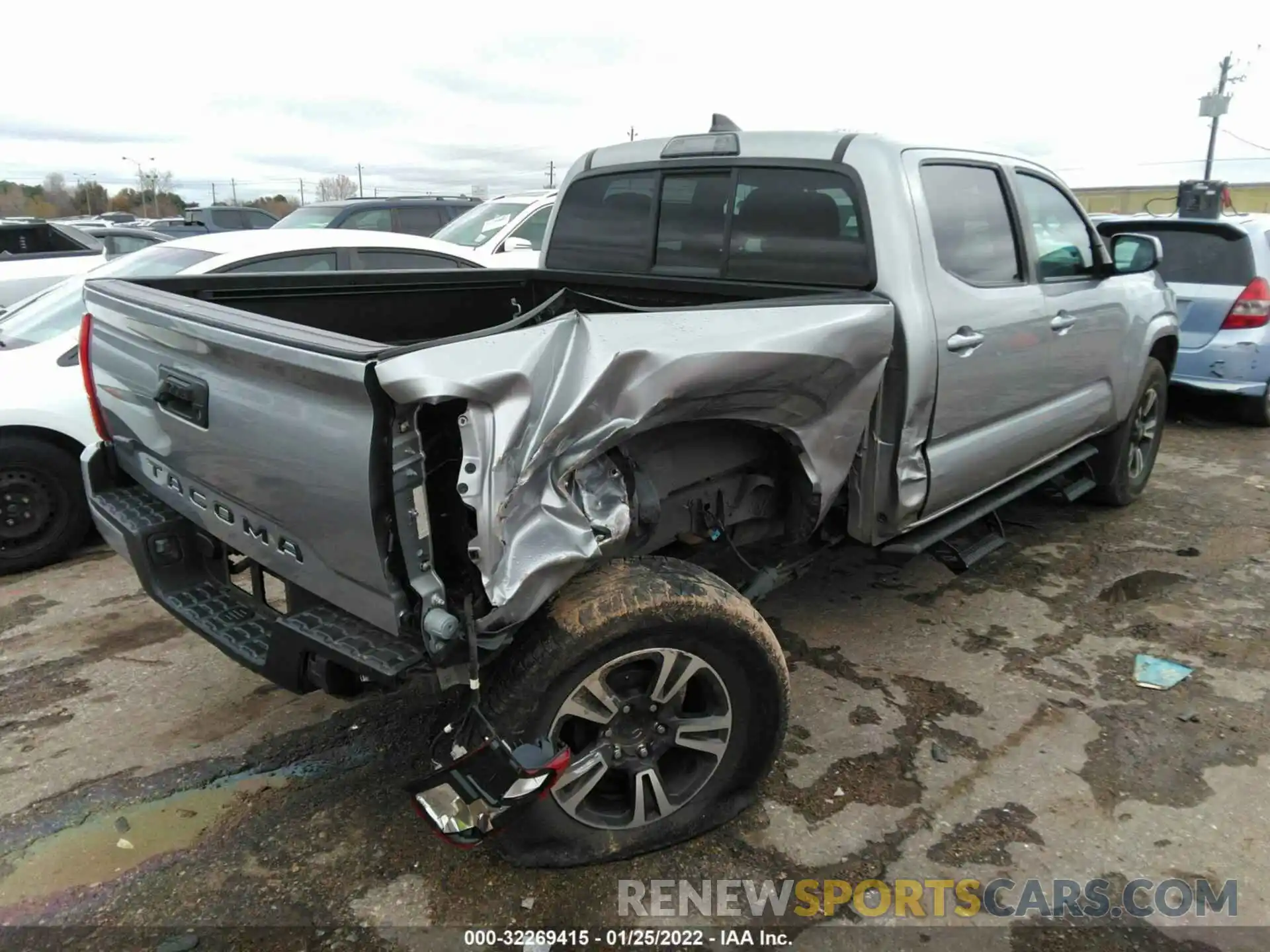 4 Photograph of a damaged car 5TFAX5GN5KX138366 TOYOTA TACOMA 2WD 2019