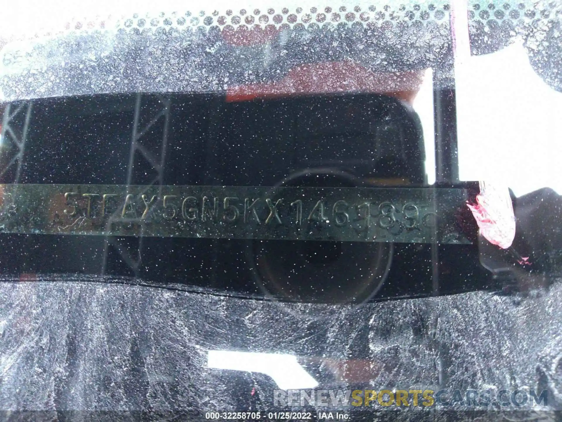 9 Photograph of a damaged car 5TFAX5GN5KX146189 TOYOTA TACOMA 2WD 2019