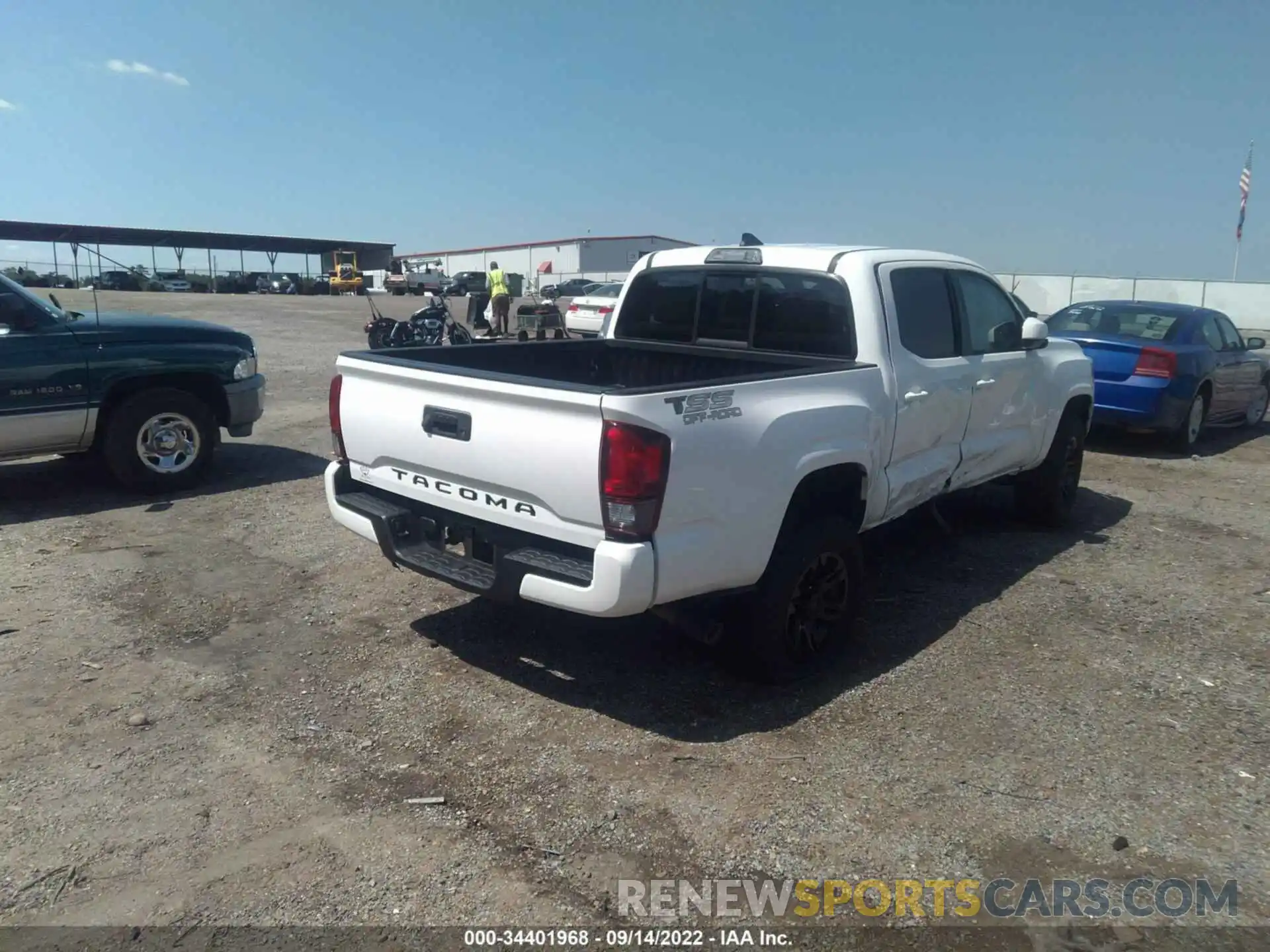 4 Photograph of a damaged car 5TFAX5GN5KX159539 TOYOTA TACOMA 2WD 2019