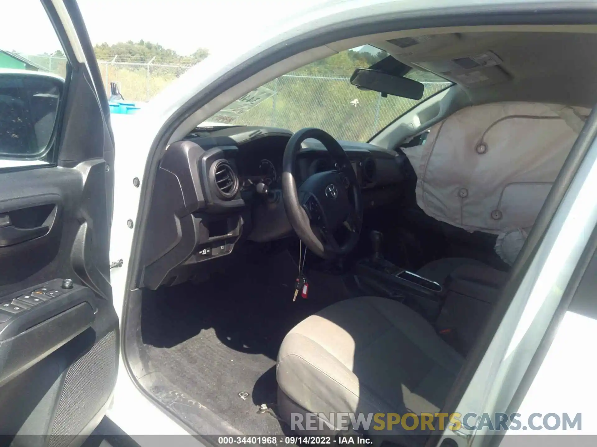 5 Photograph of a damaged car 5TFAX5GN5KX159539 TOYOTA TACOMA 2WD 2019