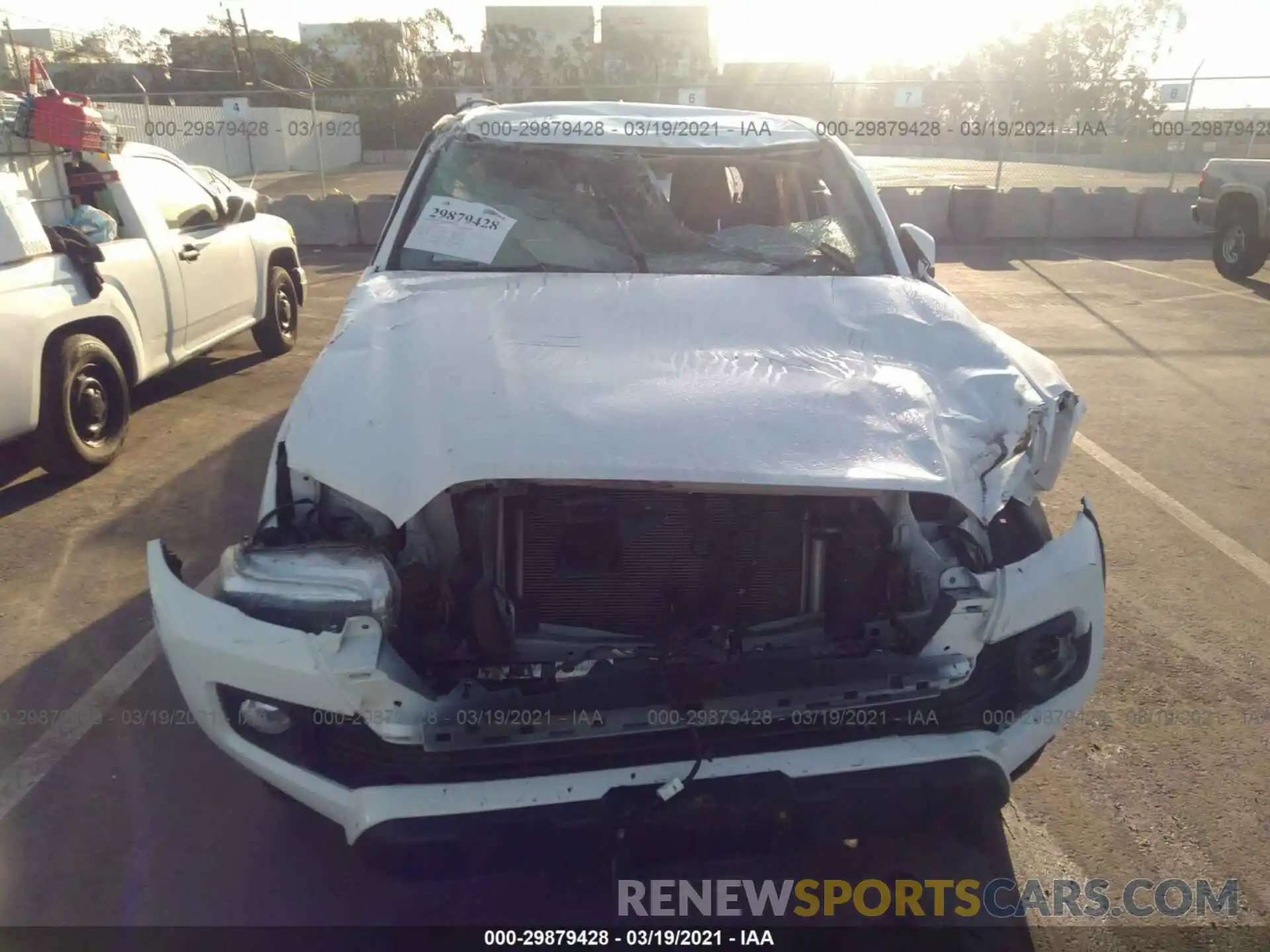 6 Фотография поврежденного автомобиля 5TFAX5GN6KX133032 TOYOTA TACOMA 2WD 2019
