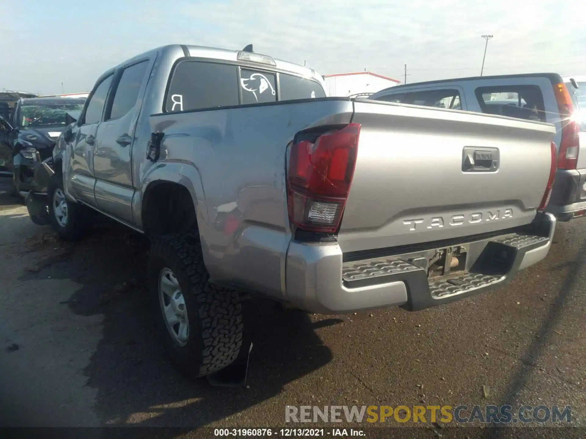 3 Photograph of a damaged car 5TFAX5GN6KX155564 TOYOTA TACOMA 2WD 2019