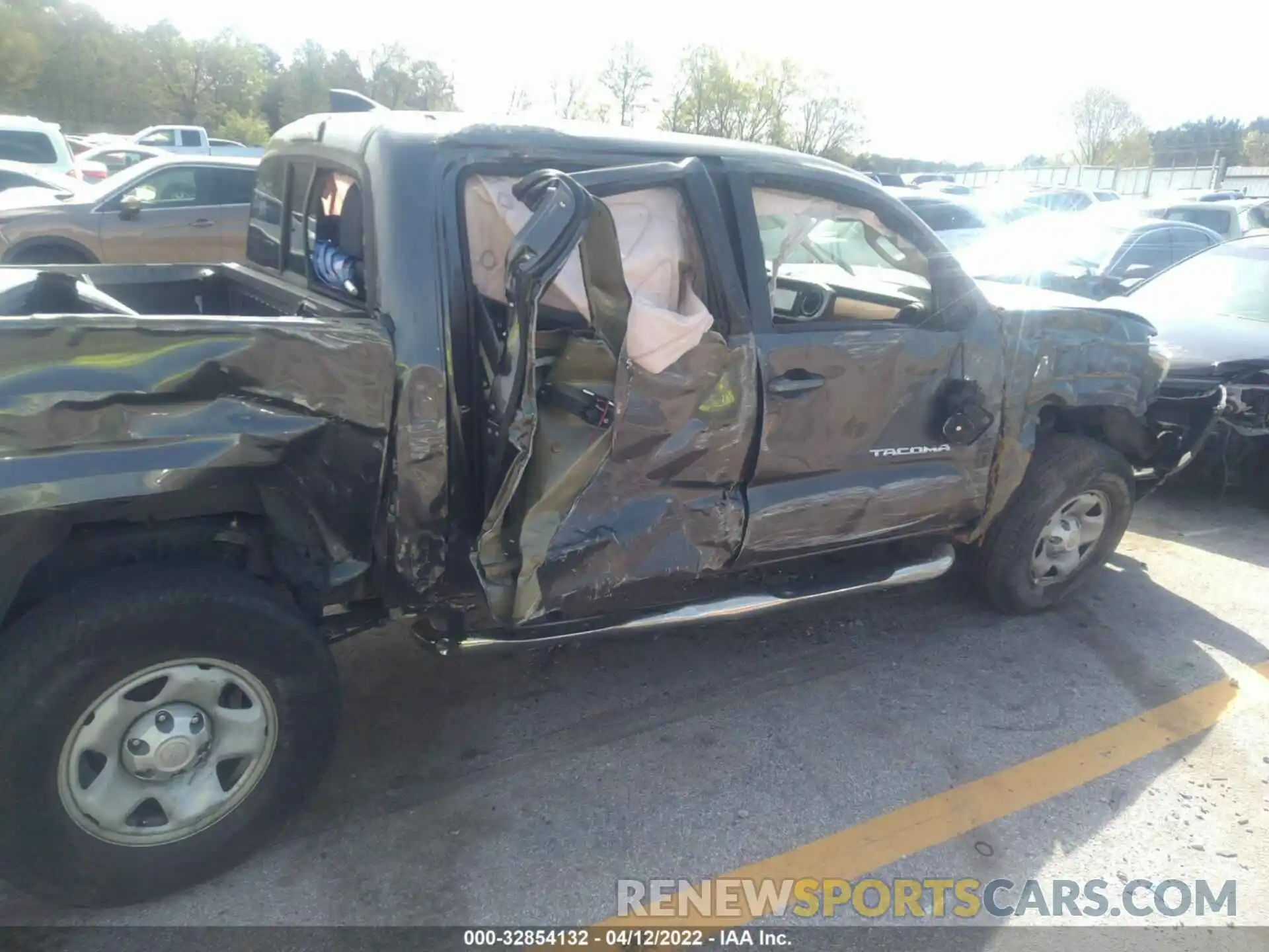 6 Photograph of a damaged car 5TFAX5GN6KX158819 TOYOTA TACOMA 2WD 2019