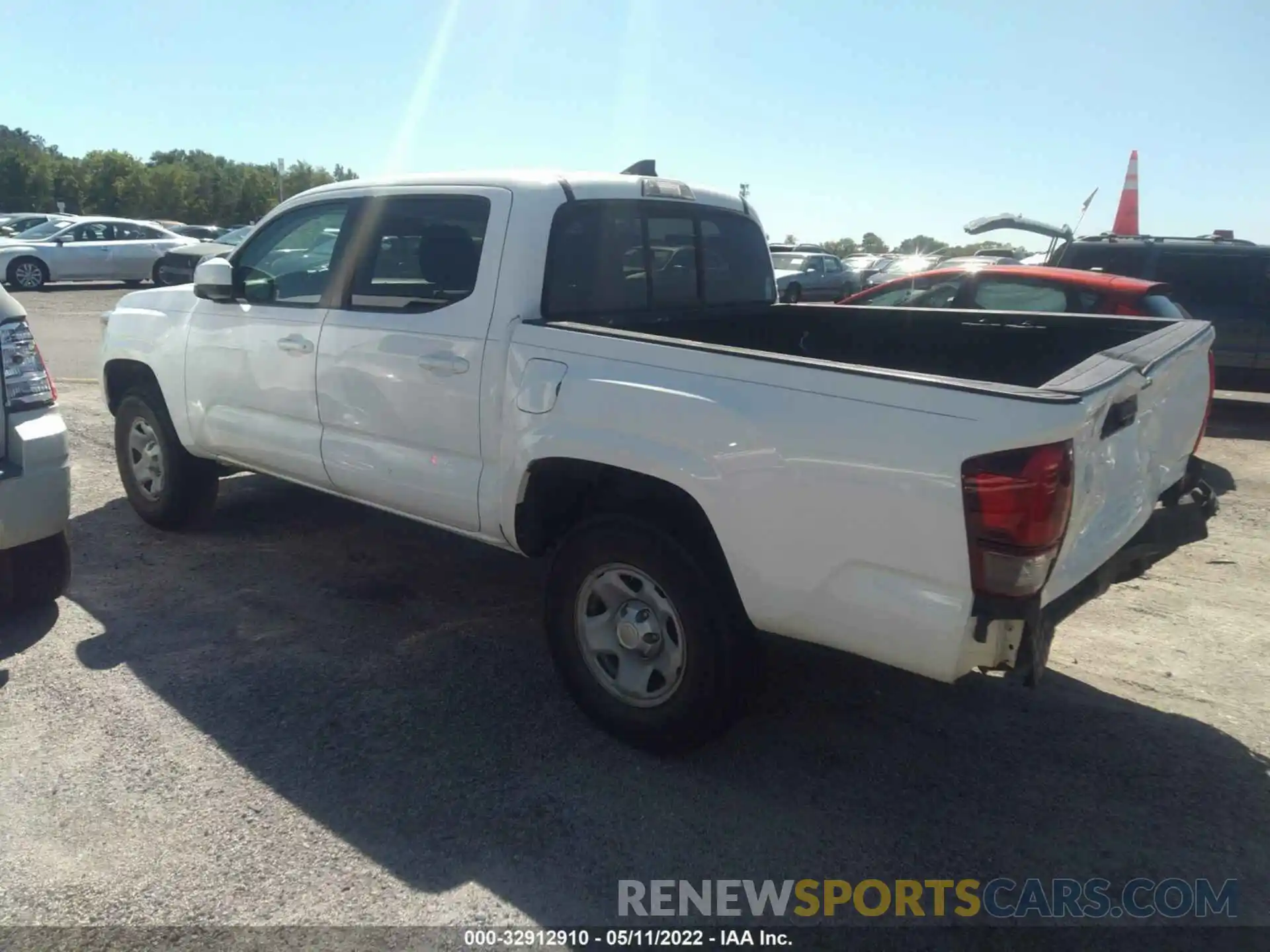 3 Photograph of a damaged car 5TFAX5GN6KX159713 TOYOTA TACOMA 2WD 2019