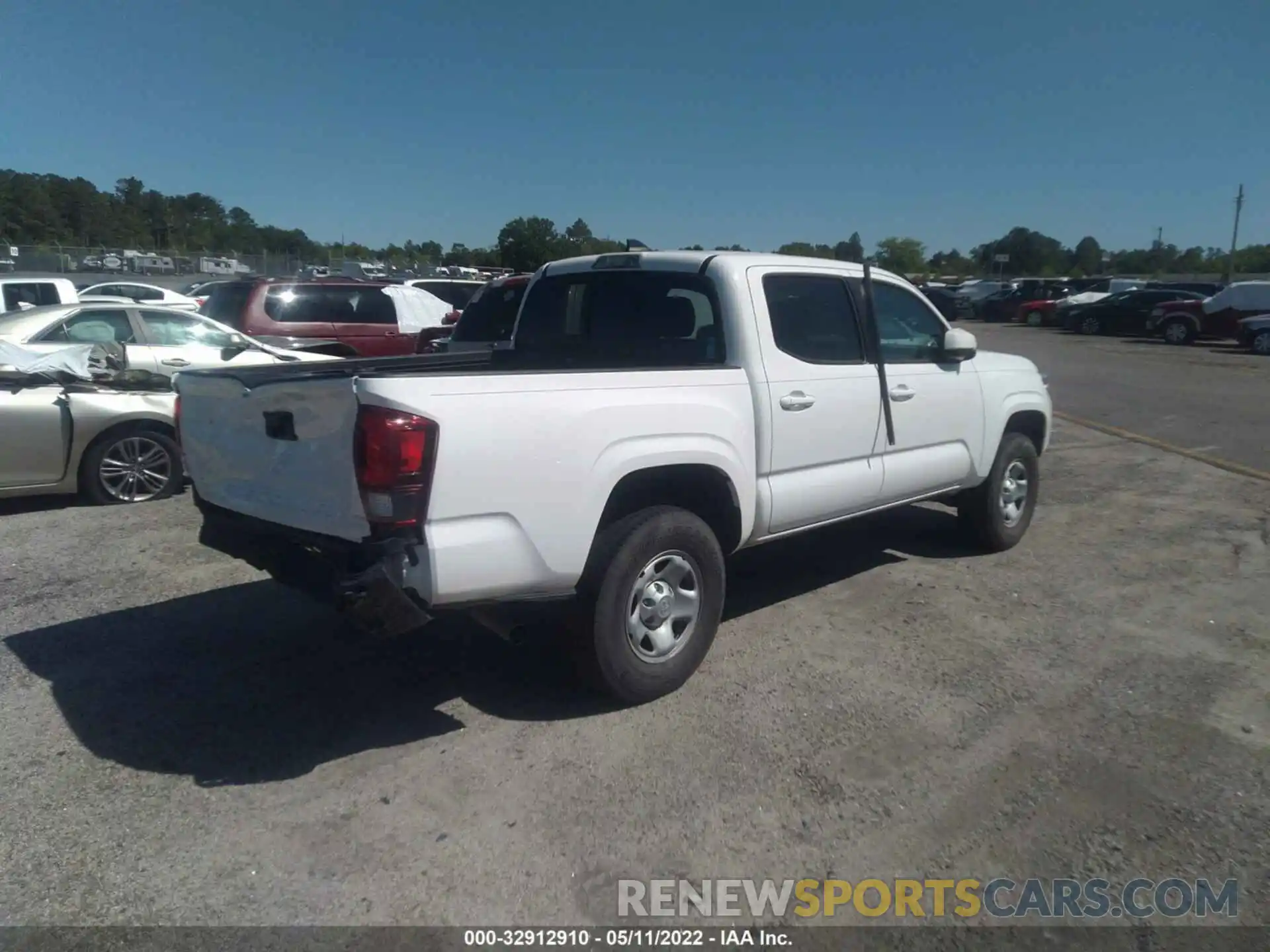 4 Photograph of a damaged car 5TFAX5GN6KX159713 TOYOTA TACOMA 2WD 2019