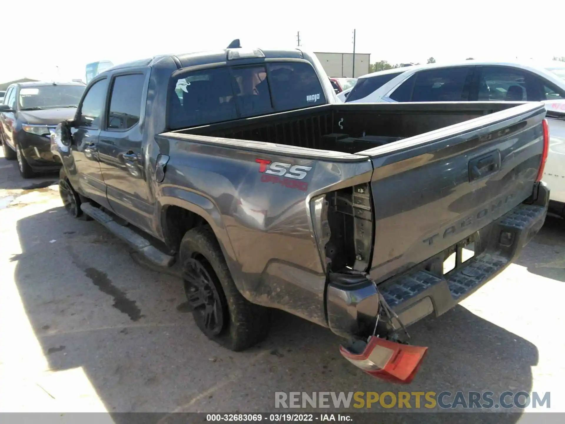 3 Фотография поврежденного автомобиля 5TFAX5GN6KX160523 TOYOTA TACOMA 2WD 2019