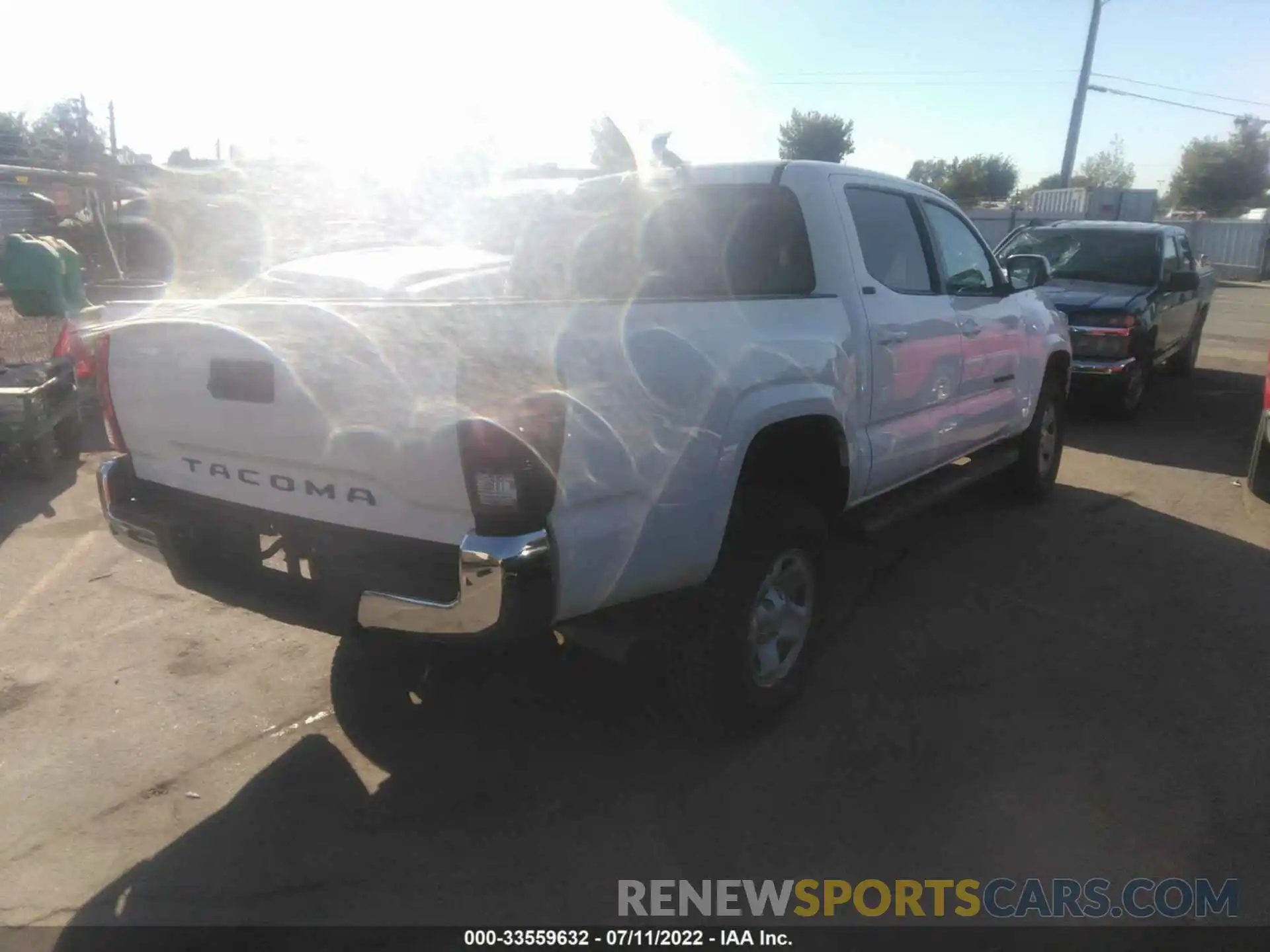 4 Photograph of a damaged car 5TFAX5GN6KX161297 TOYOTA TACOMA 2WD 2019